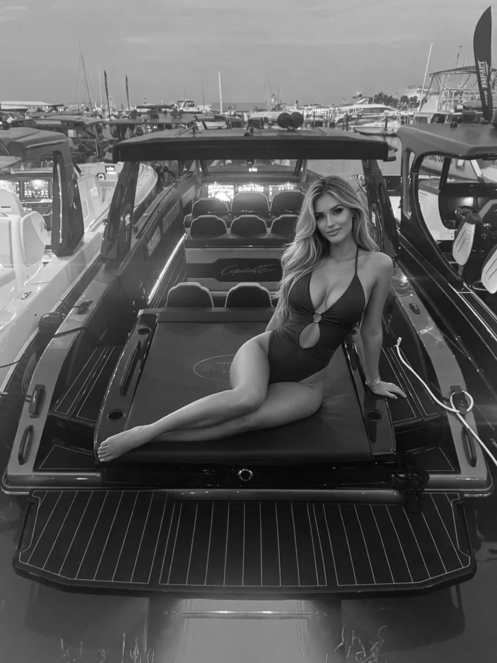 We got your attention&hellip; Now swipe right.➡️

Come see our 2026 41&rsquo; Nighthawk SD at the @miamiboatshow February 11-15, 2026. Check us out at the Convention Center, Booth MB184.

Custom Lamborghini Verde Gea
Twin Mercury Engines 1100
Mercury