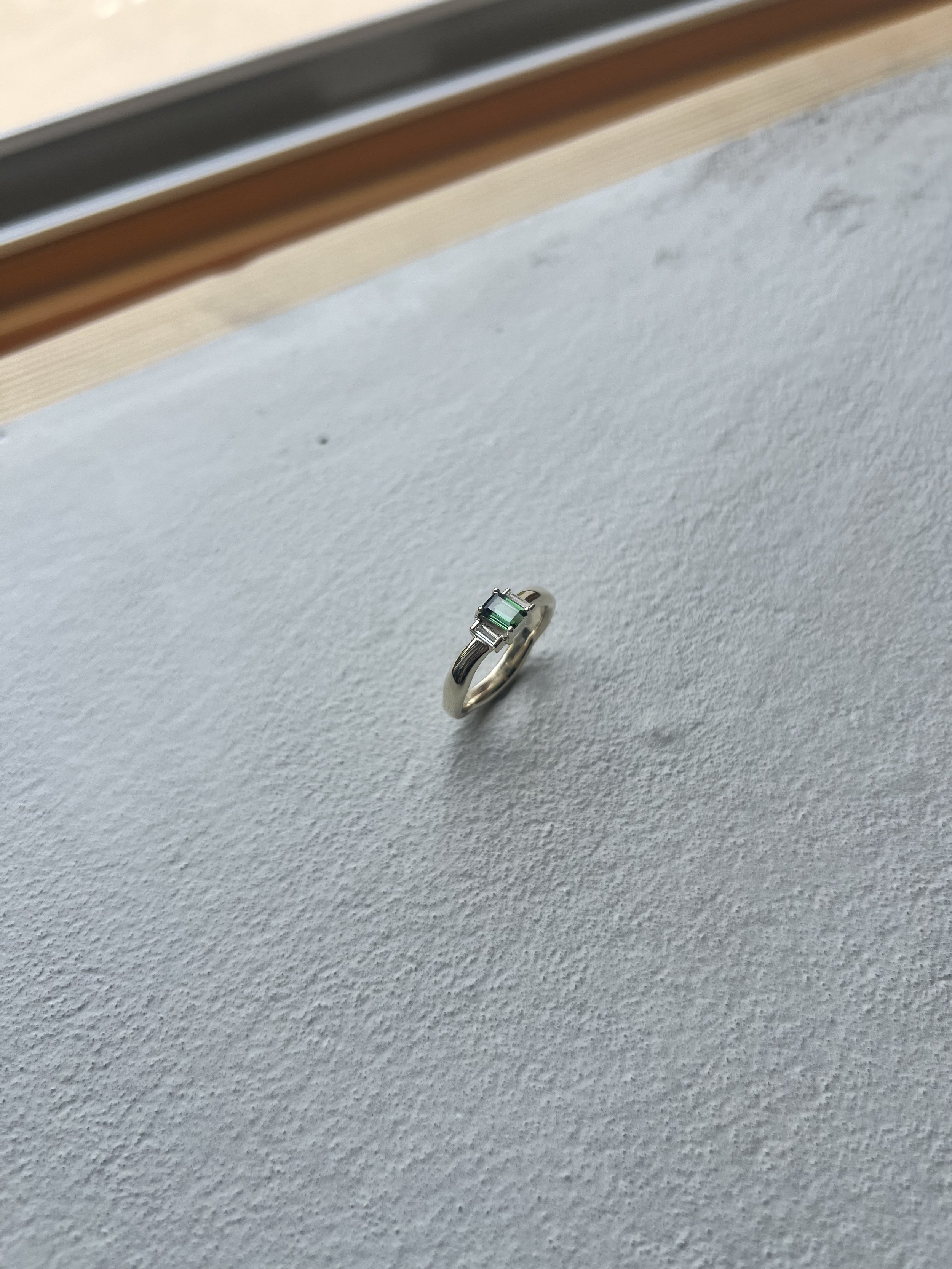 Gelbgold 333, Turmalin, Diamant