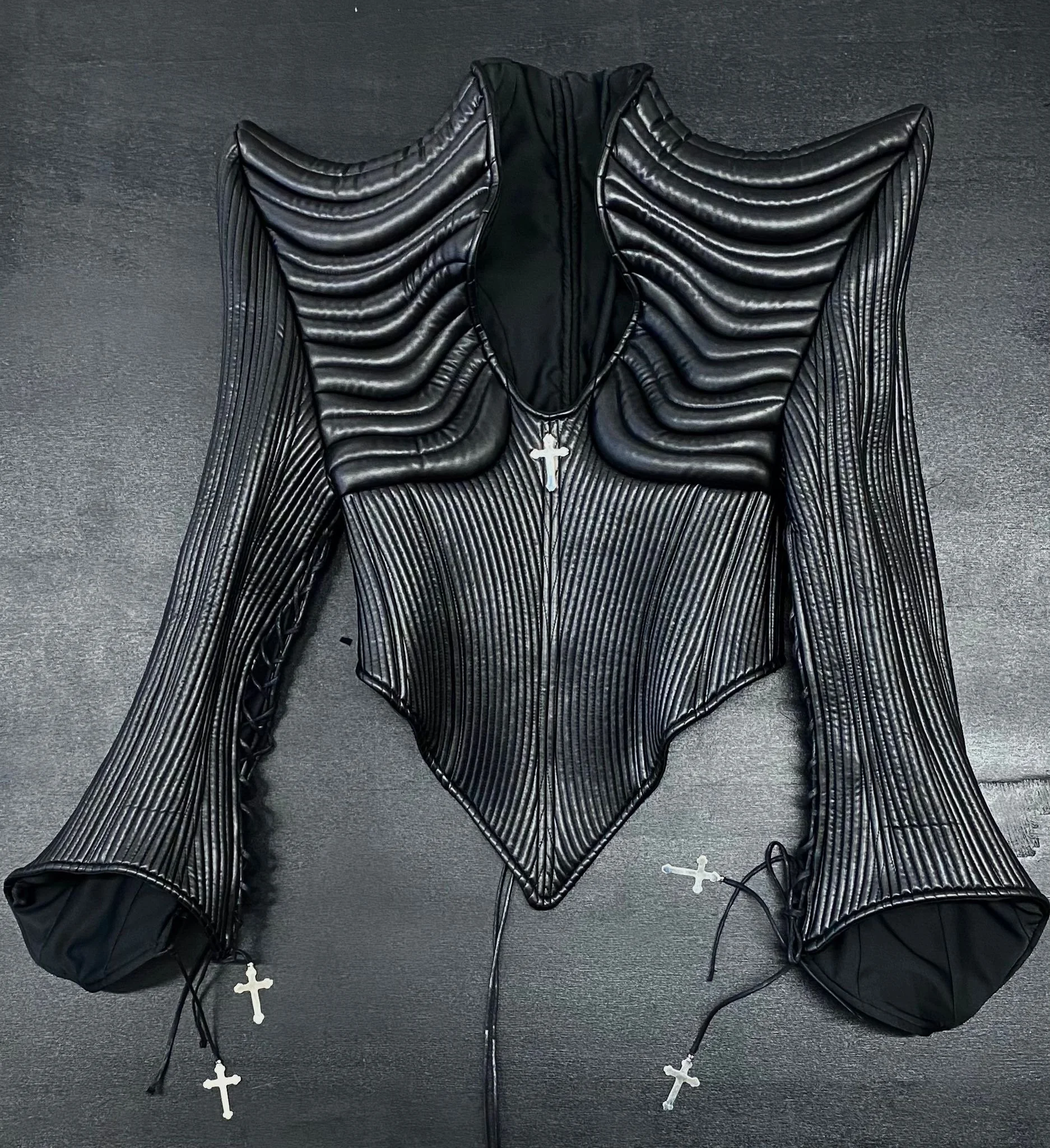 Silber Kreuze Outfit.JPG