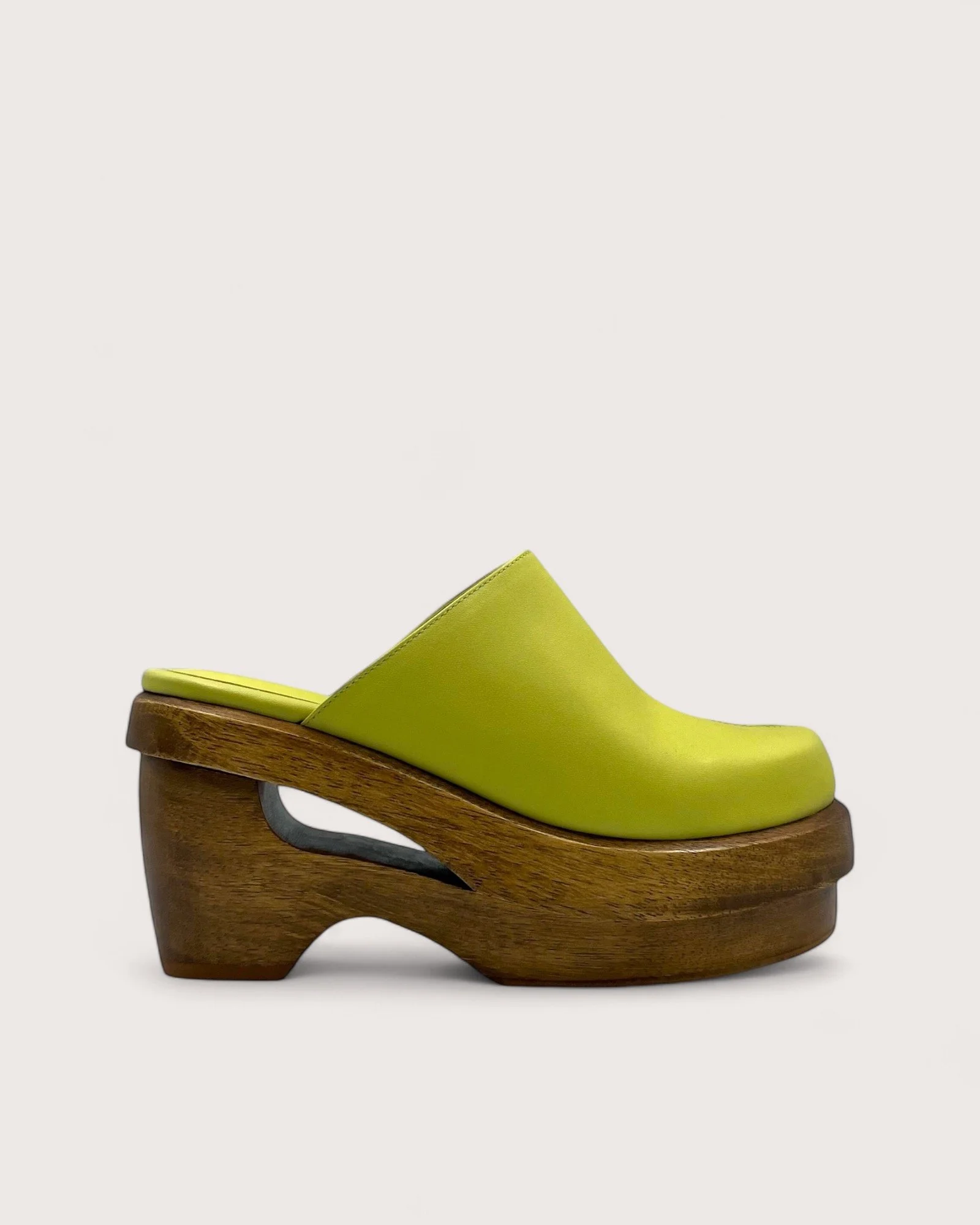 535A BOND FOOTWEAR CARTER LEATHER CLOG AVOCADO SIDE.JPG