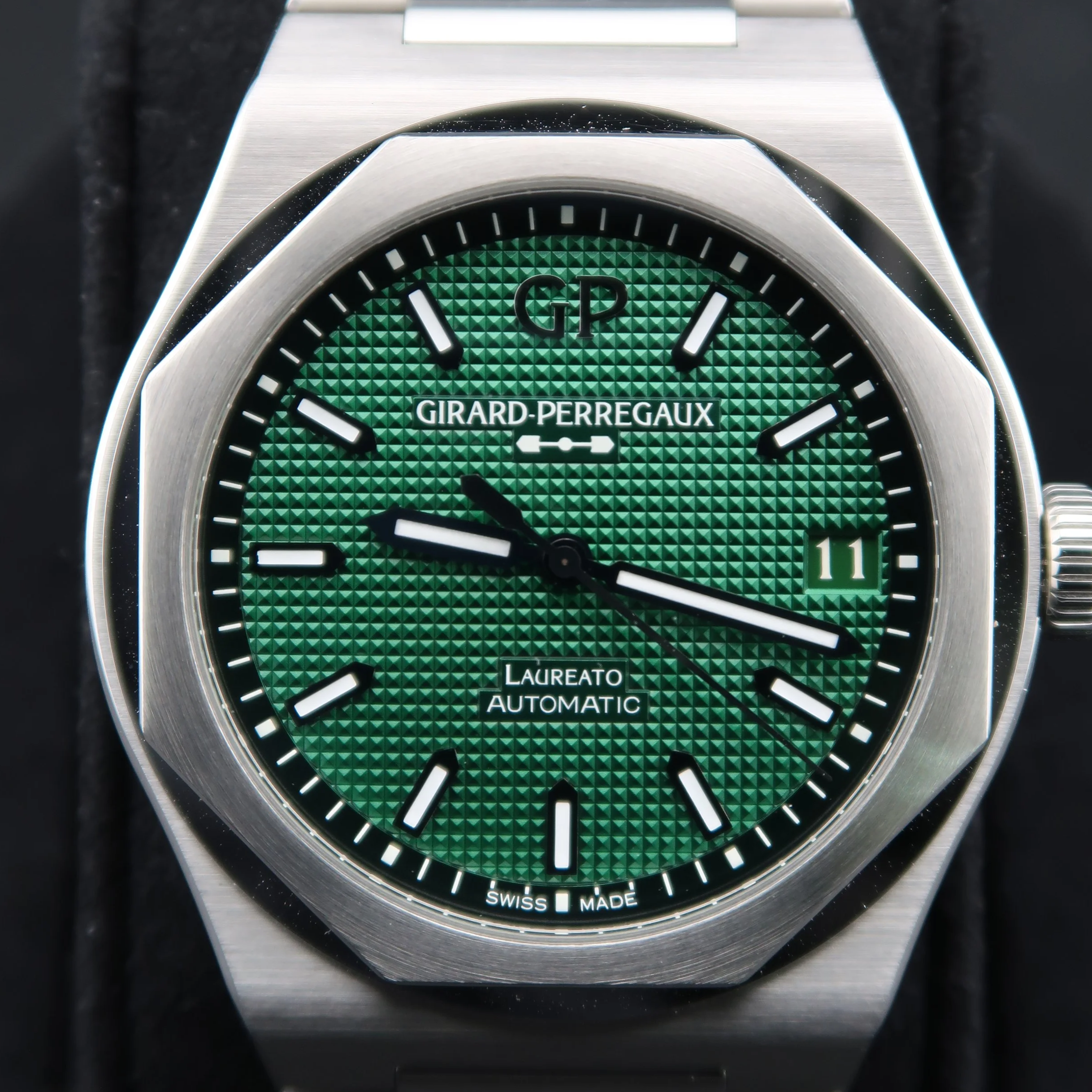 Girard Perregaux Laureato 2024