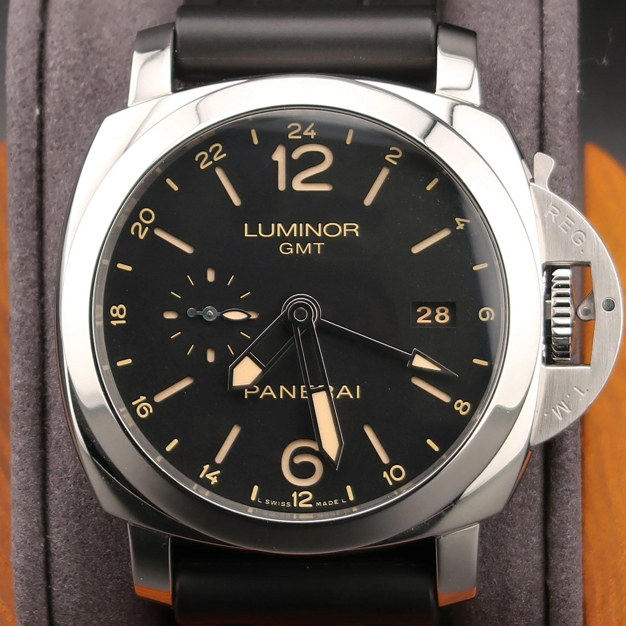 Panerai Luminor GMT 2018 44MM