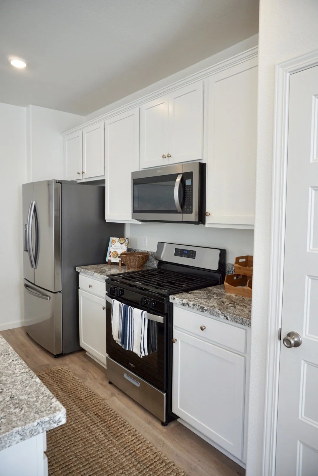 Kitchen - Photo 21 (The Serene Space).JPG