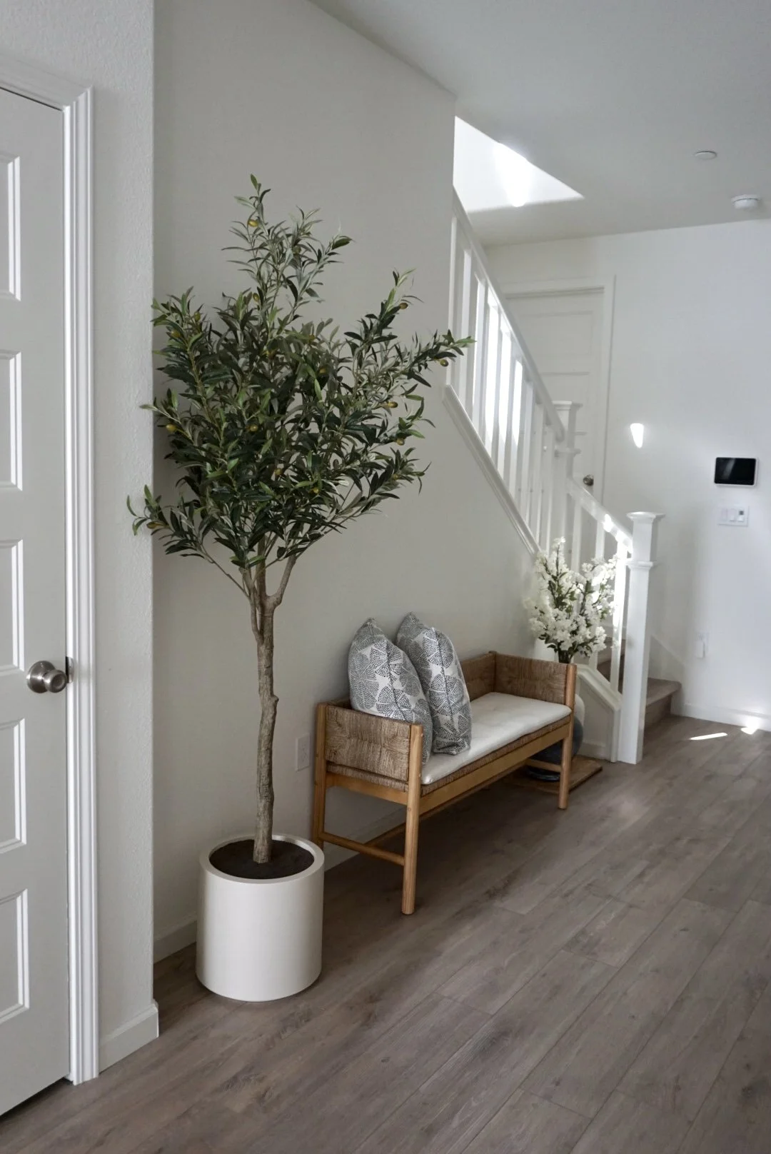 Entryway - Photo 5 (The Serene Space).JPG