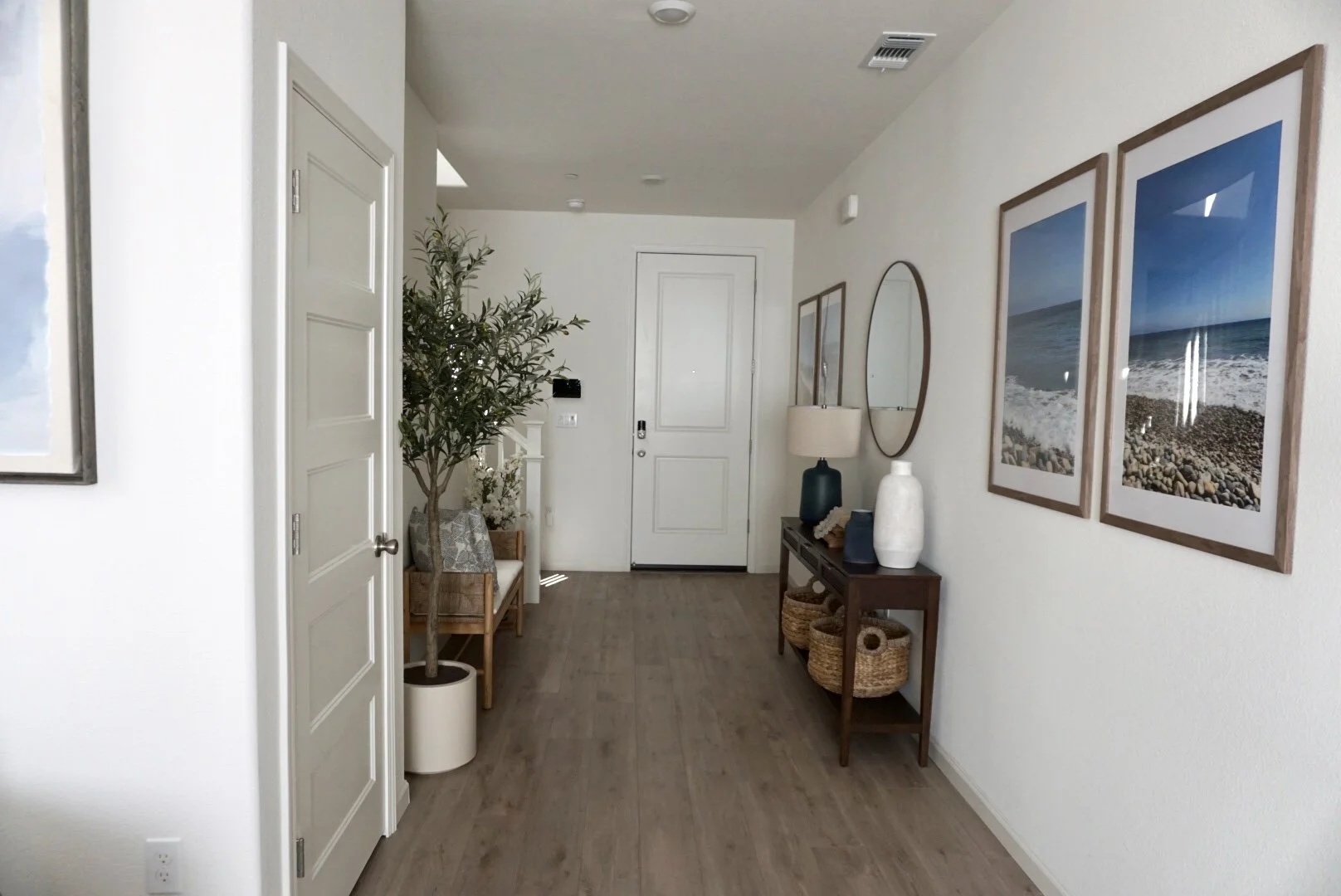 Entryway - Photo 15 (The Serene Space).JPG
