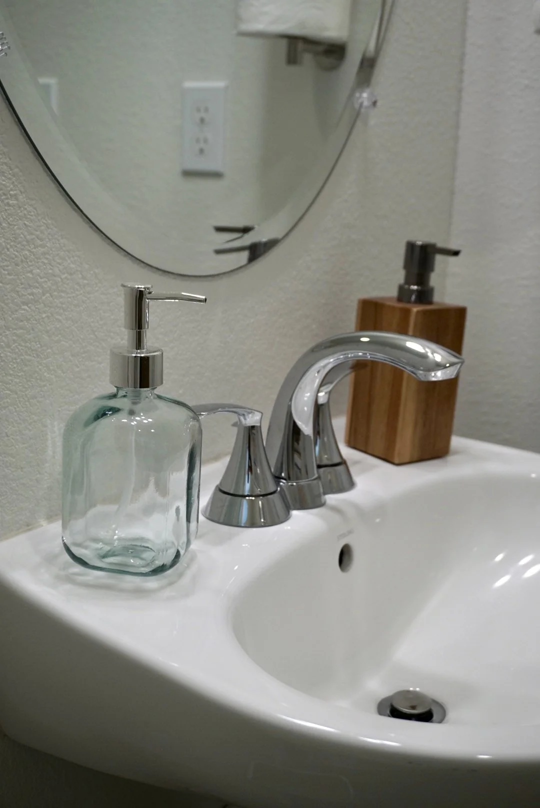 Powder Bathroom - Photo 5 (The Serene Space).JPG