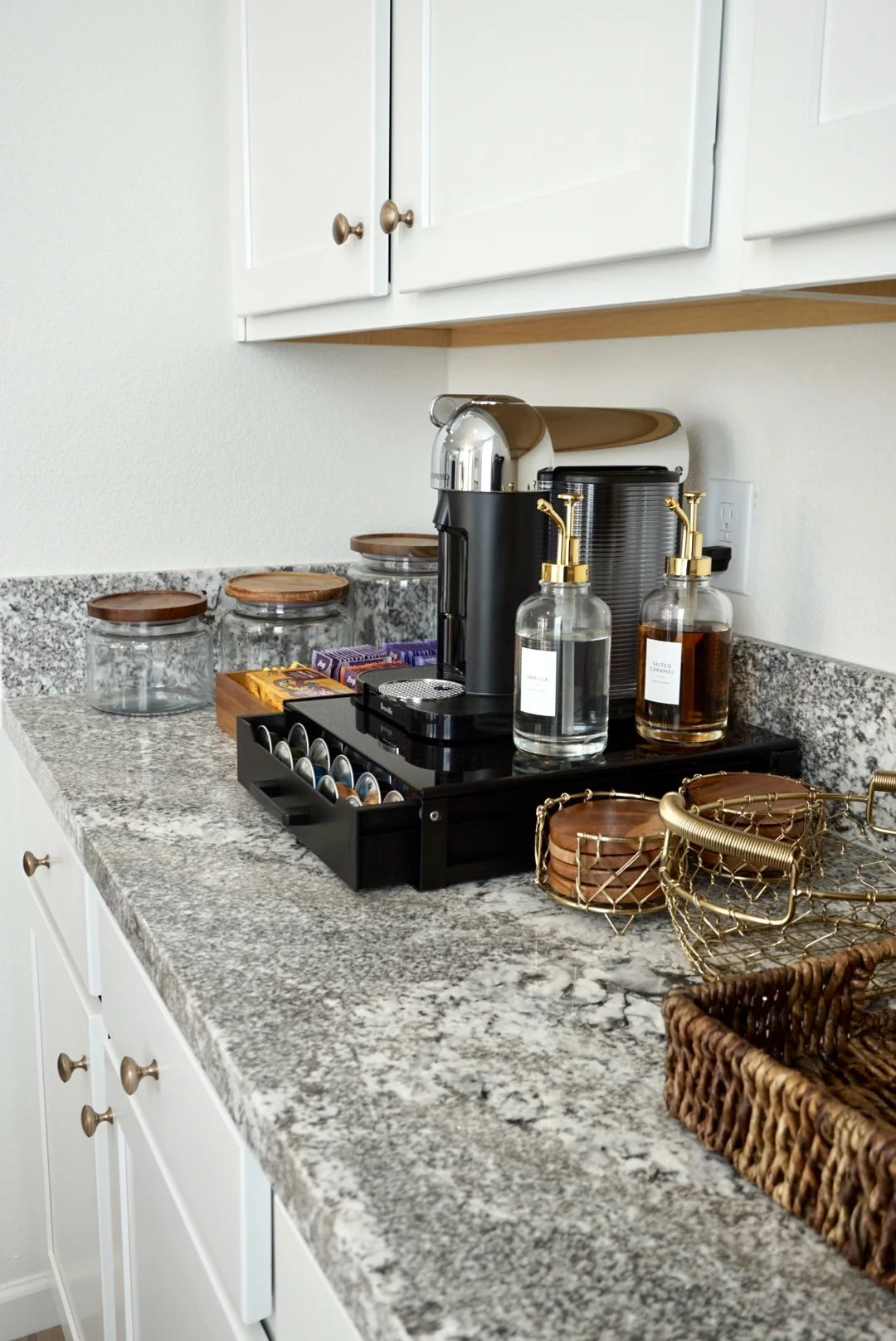 Kitchen Nook - Photo 4 (The Serene Space).JPG