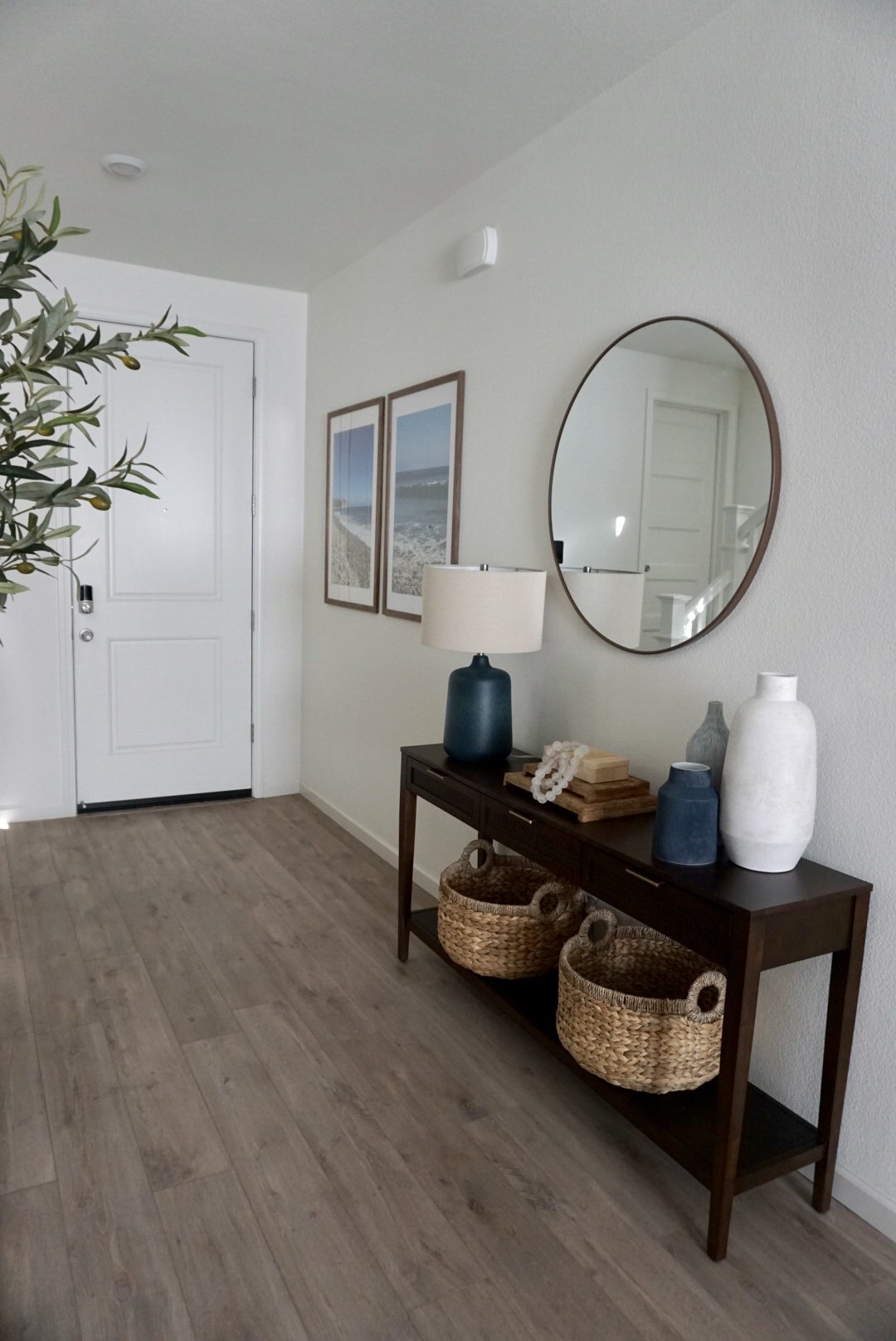 Entryway - Photo 13 (The Serene Space).JPG