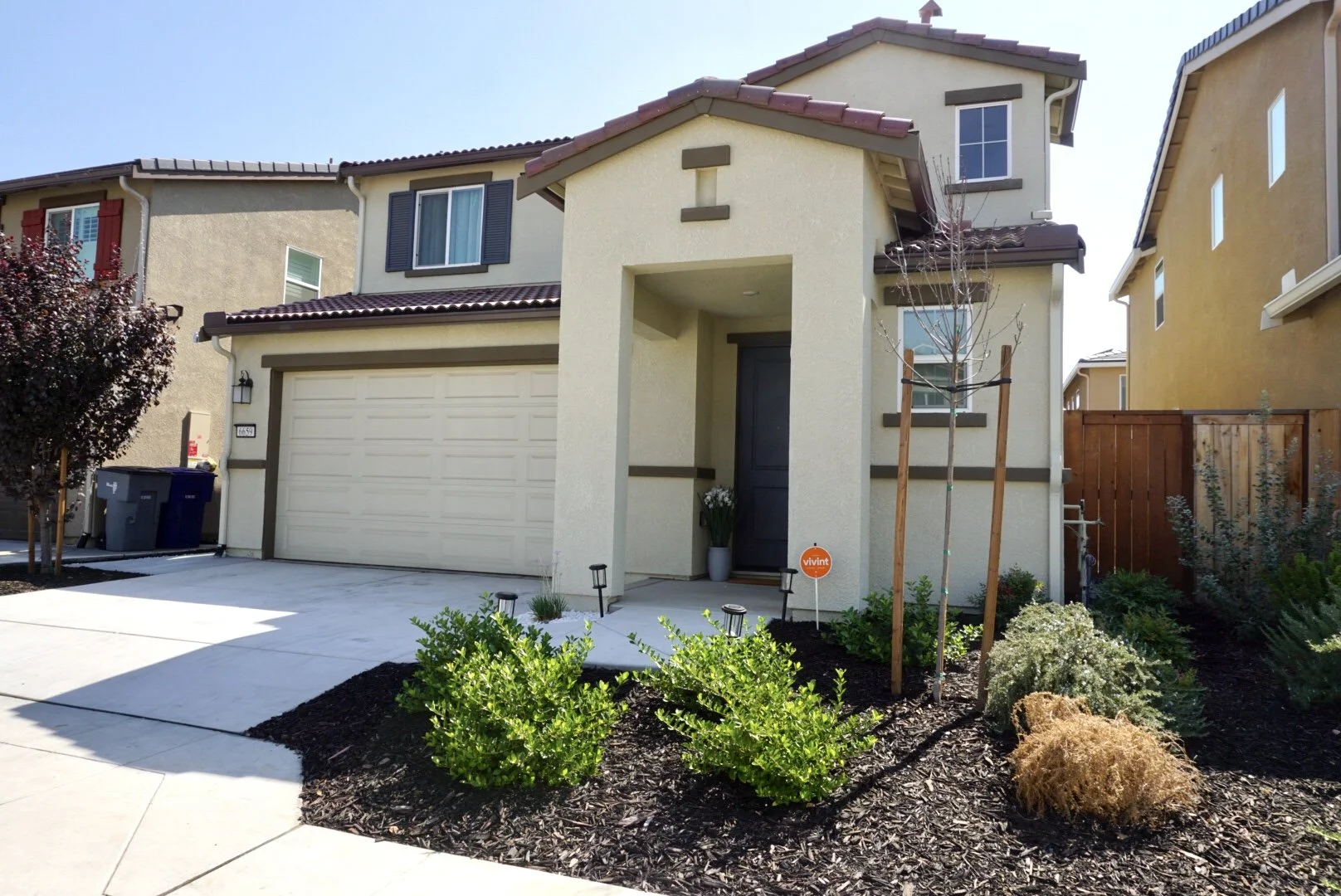 Front Yard - Photo 2 (The Serene Space).JPG