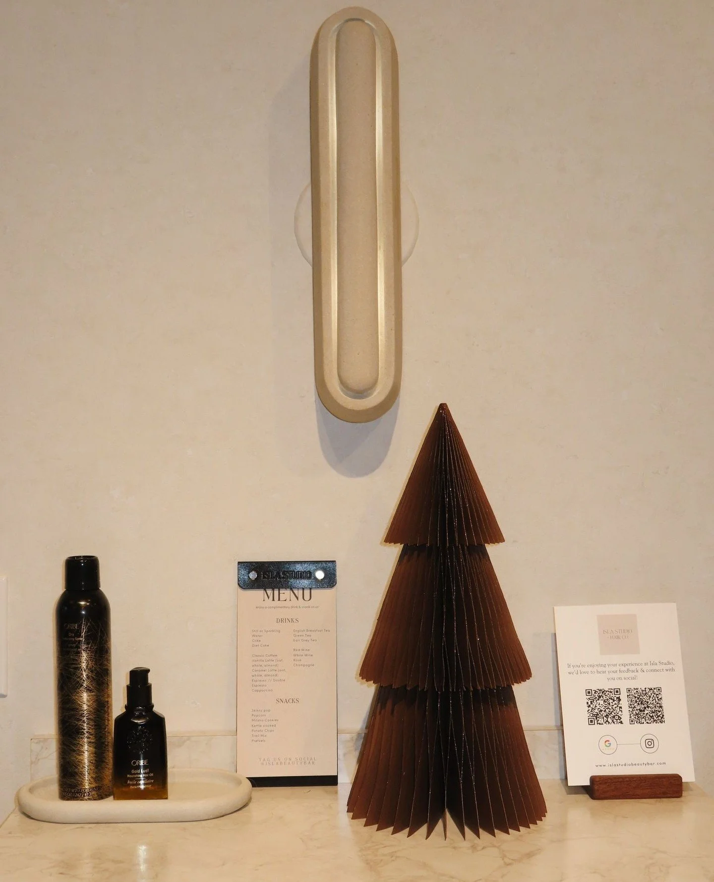 Merry Christmas Eve 🤍⁠ ⁠
We're open until 2:00pm for your holiday glow and to grab maybe a few last minute stocking stuffers...⁠
⁠
Open until 2:00pm⁠
Closed Thursday&ndash;Friday⁠
Back to the glow on Saturday⁠!⁠
⁠
✨ Pop in to say hi