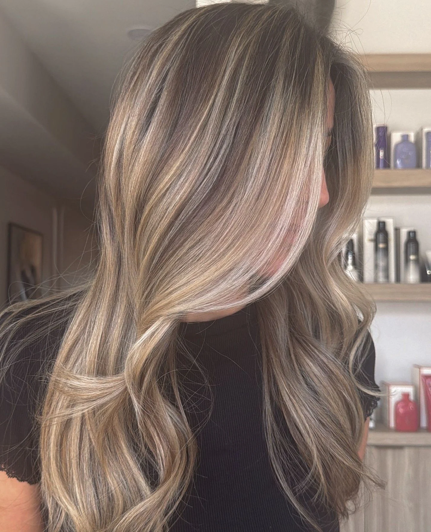 Swipe ➡️ to see where we started.⁠
⁠
From subtle to stunning, this transformation is proof that the right color, cut, and styling can change everything. ✨🤍⁠
⁠
Save this for your next hair appointment.⁠
⁠
Color by @alyssafalconehair