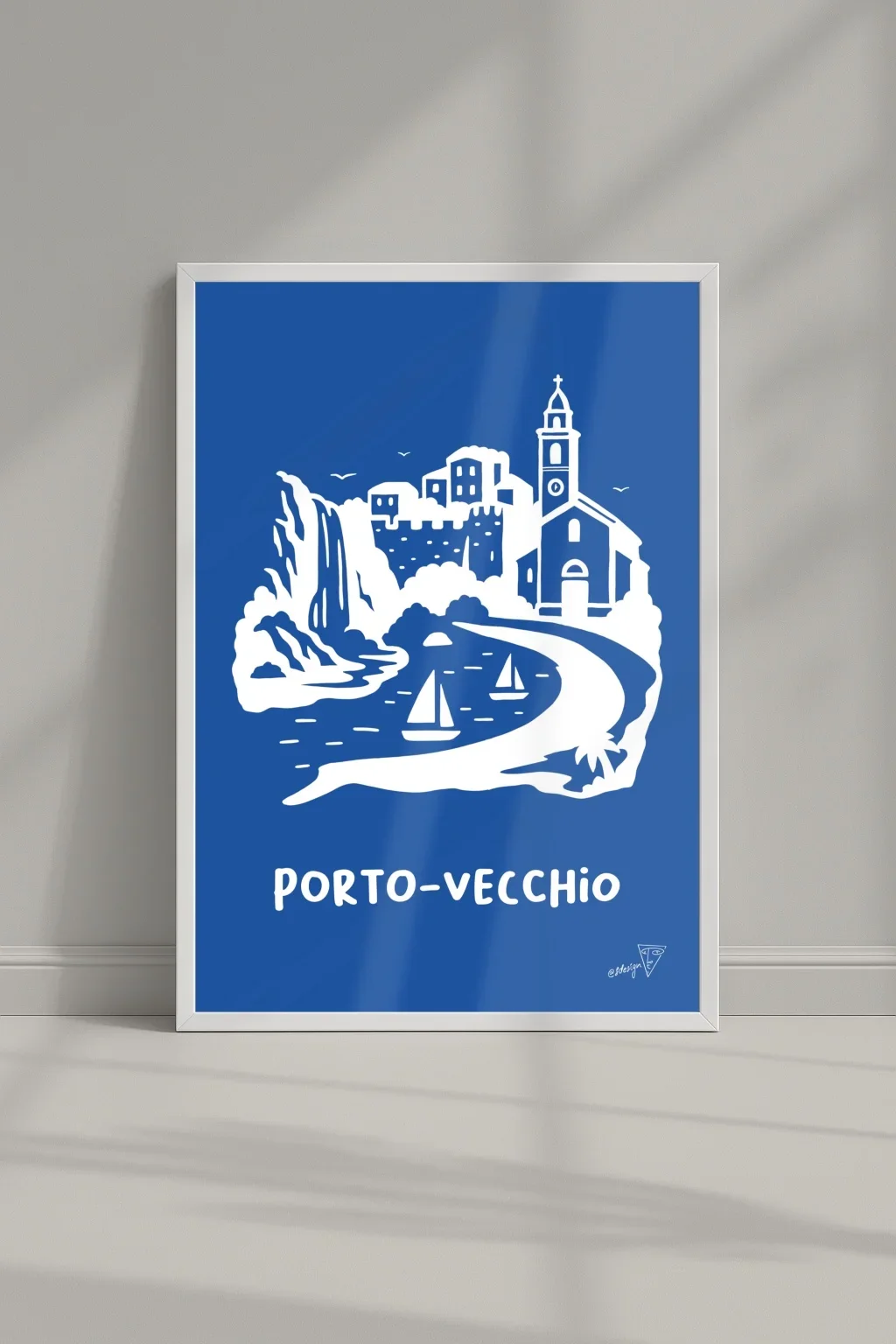 Affiche ville Porto-Vecchio dans un cadre, illustration graphique bleu et blanche de la Corse