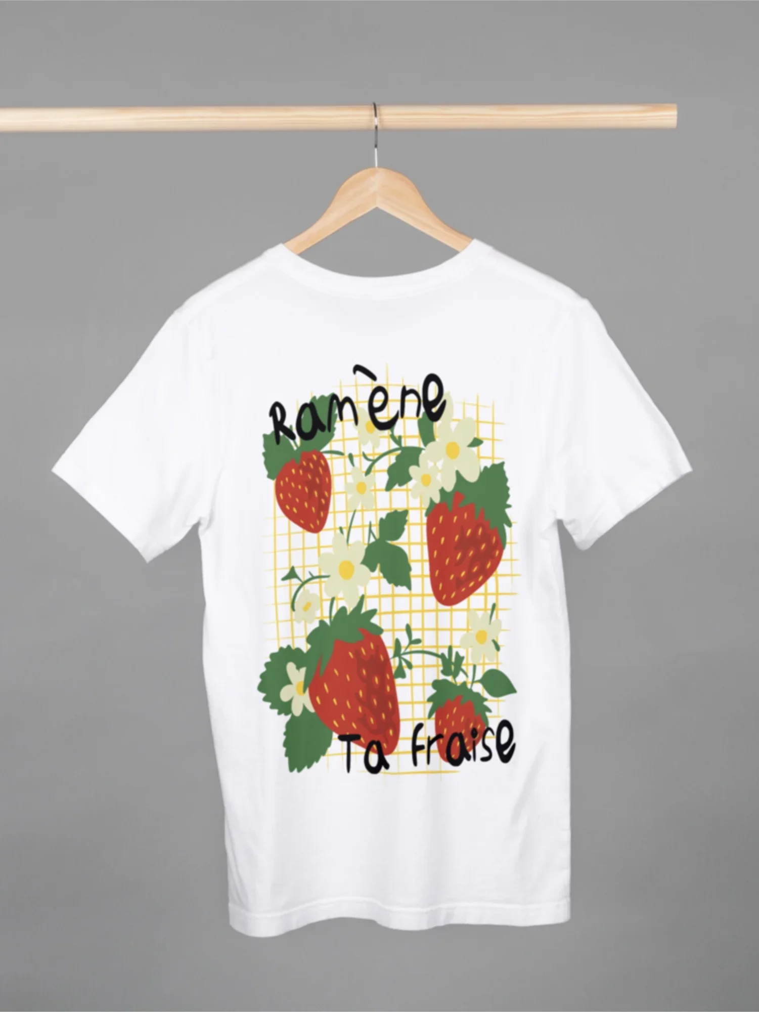 tshirt-fraise-fruits-fleurs-unisexe-taille-unique.webp