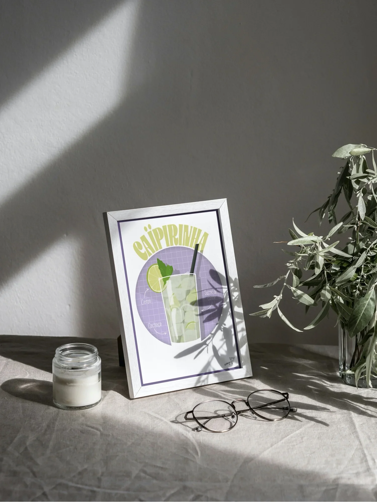 Affiche cocktail Caïpirinha, mise en situation dans un intérieur lumineux, style graphique SDesiGn
