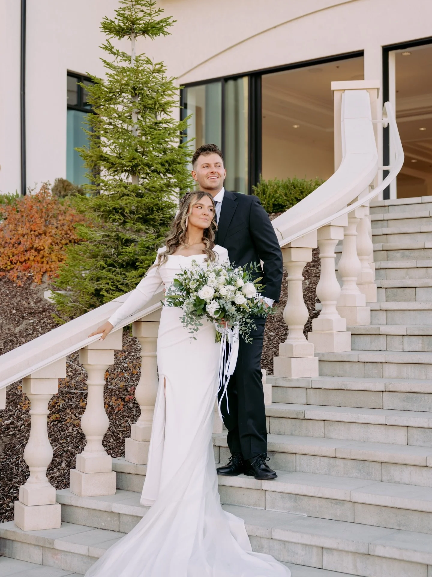 Been DYING to share these photos from Hailey and Reeces perfect November wedding🤍🕊️ Stay tuned because there will be more coming&hellip;

#utahweddingphotographer #weddingphotographer #weddingdress #weddingday #utahphotography