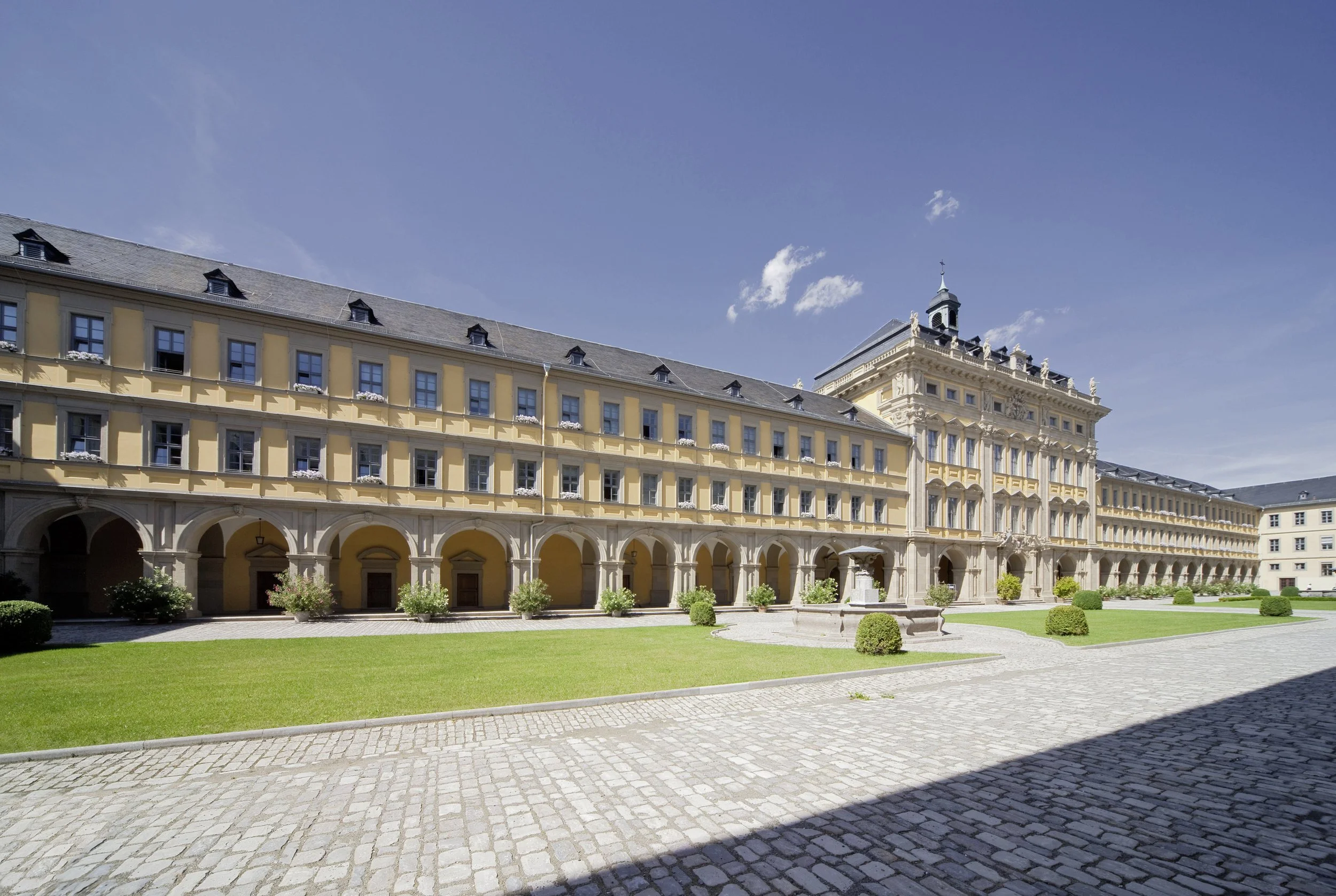 Fotos: Juliusspital-Stiftung und Klinikum Mitte
