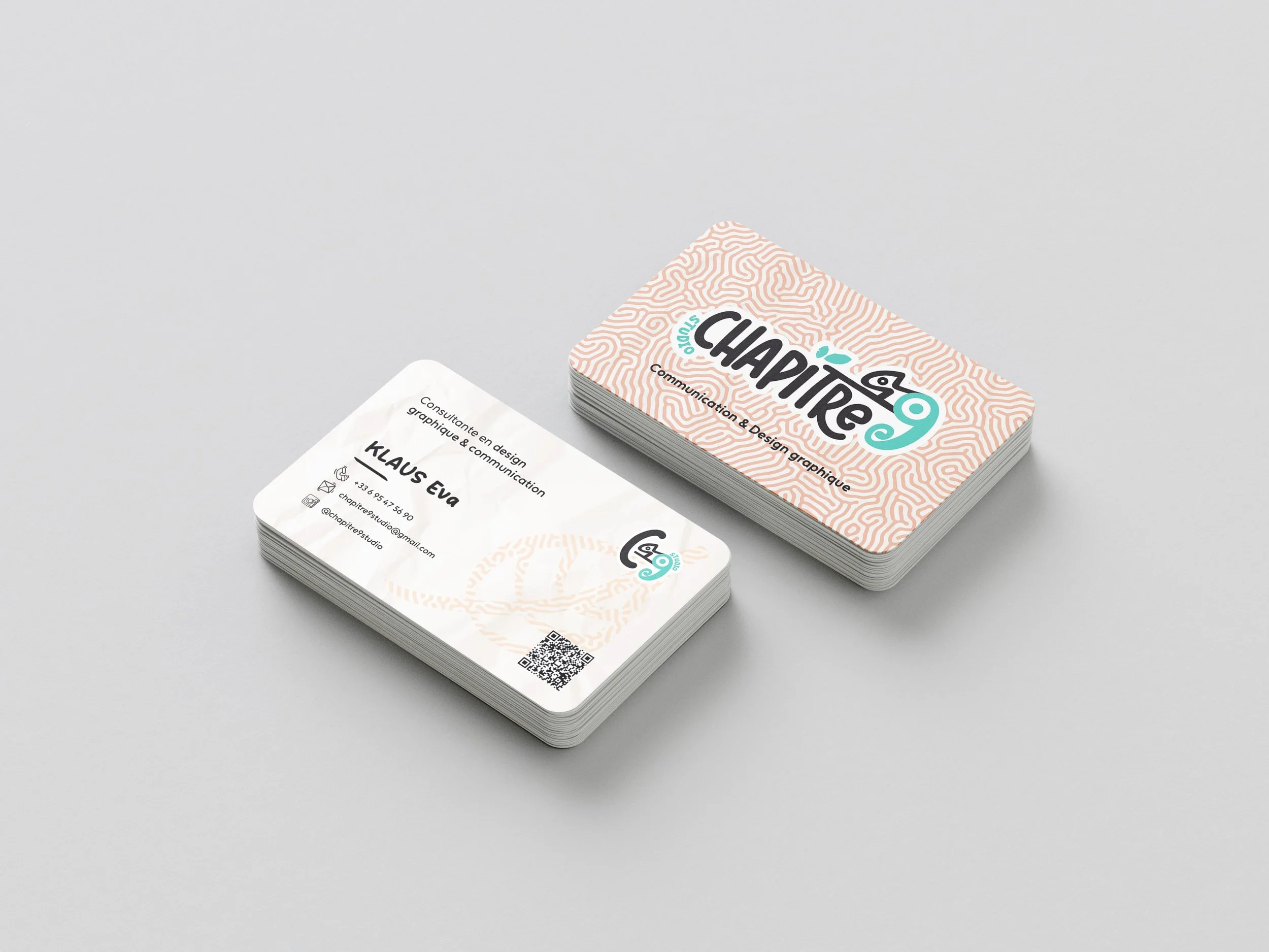 Free_Rounded_Business_Card_Mockup_4.jpg