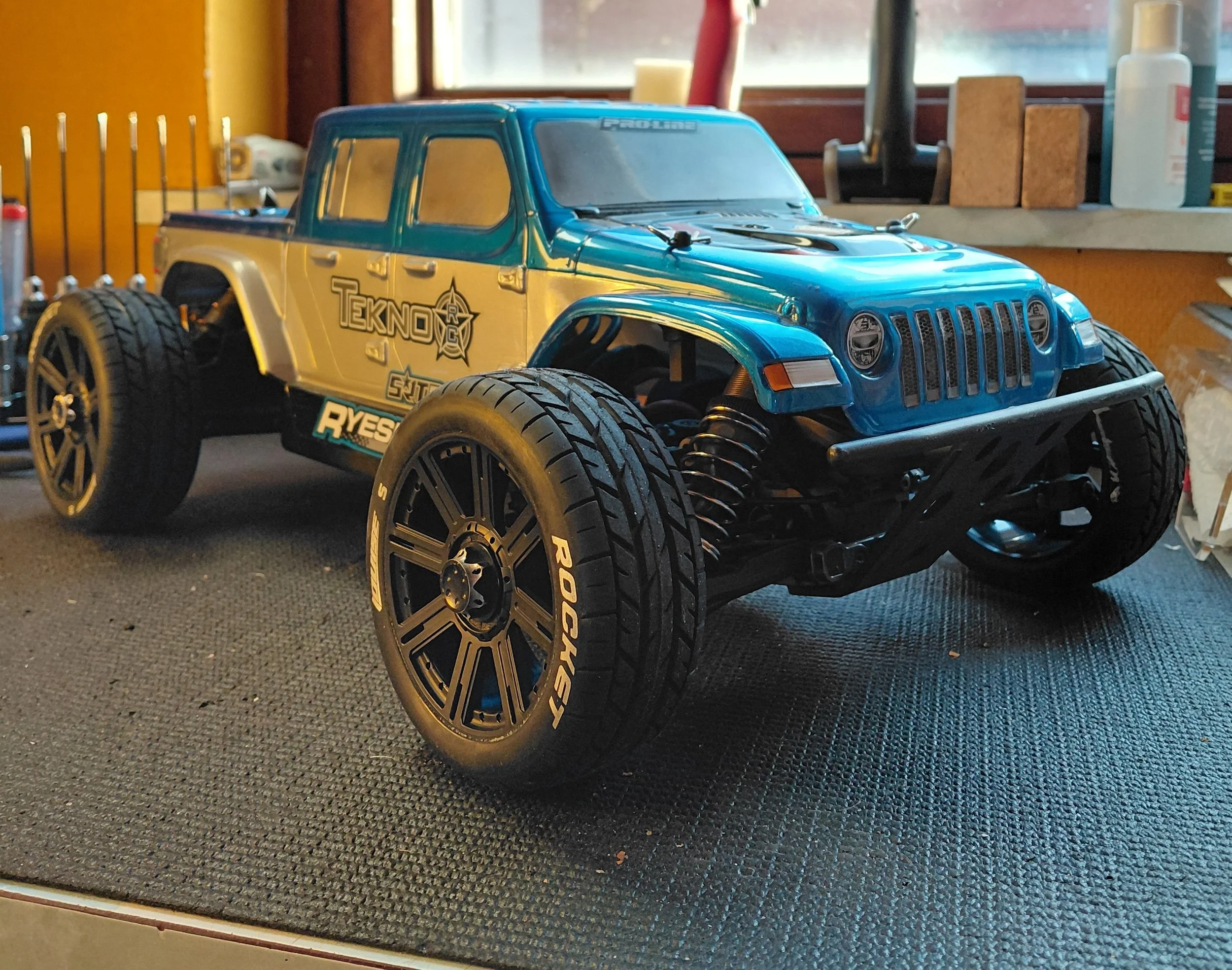 Tekno buggy on a work bench