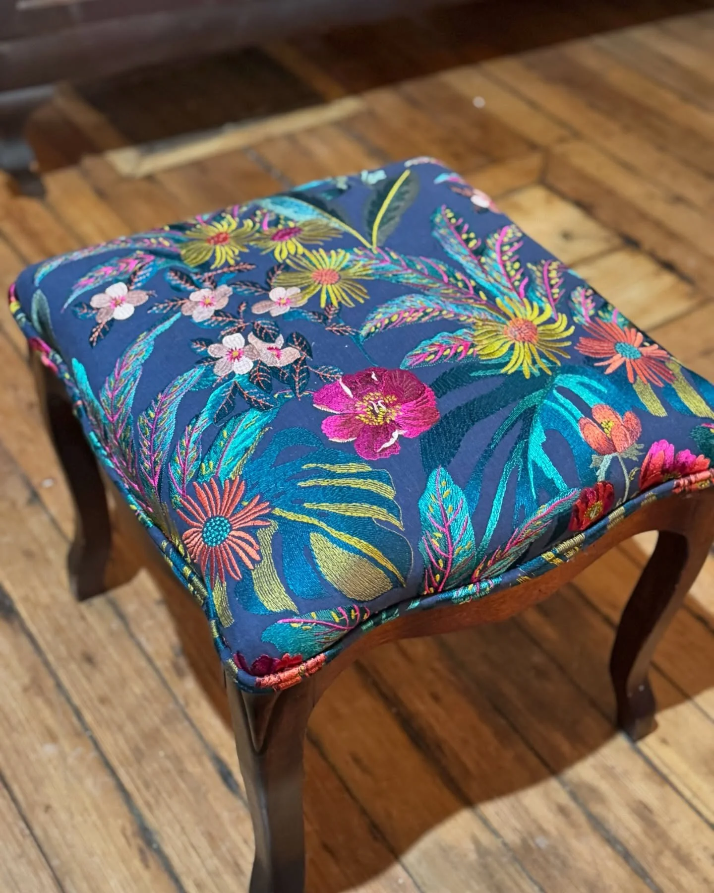 Brand new upholstered chair just got into the shop. Come check us out !