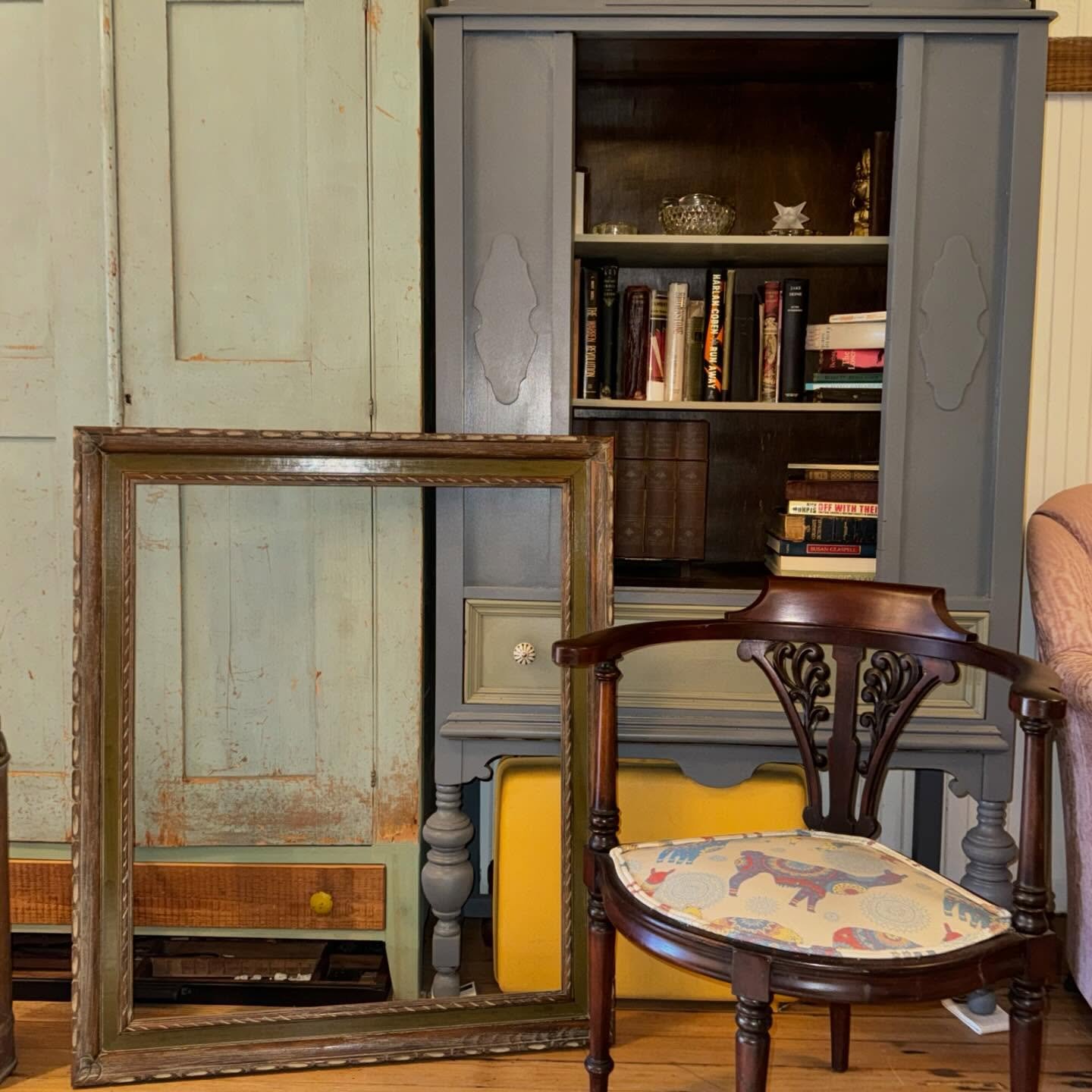 Pieces that feel like they&rsquo;ve lived a life before you.
New finds in the shop today 🤎 Check out new arrivals on our website. #BostonVintage #SomervilleMA #VintageFinds