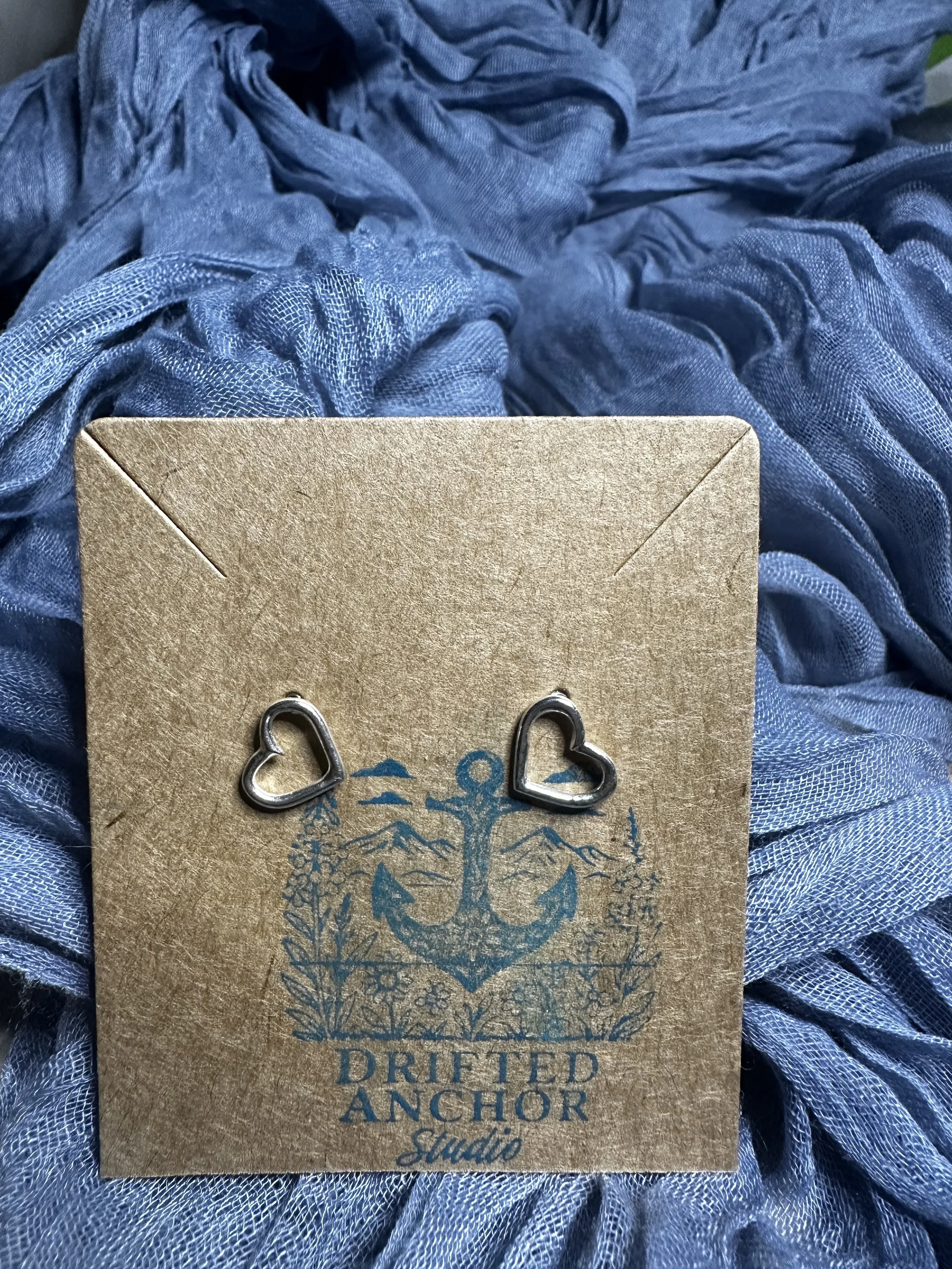 Dainty Heart Earrings - Small