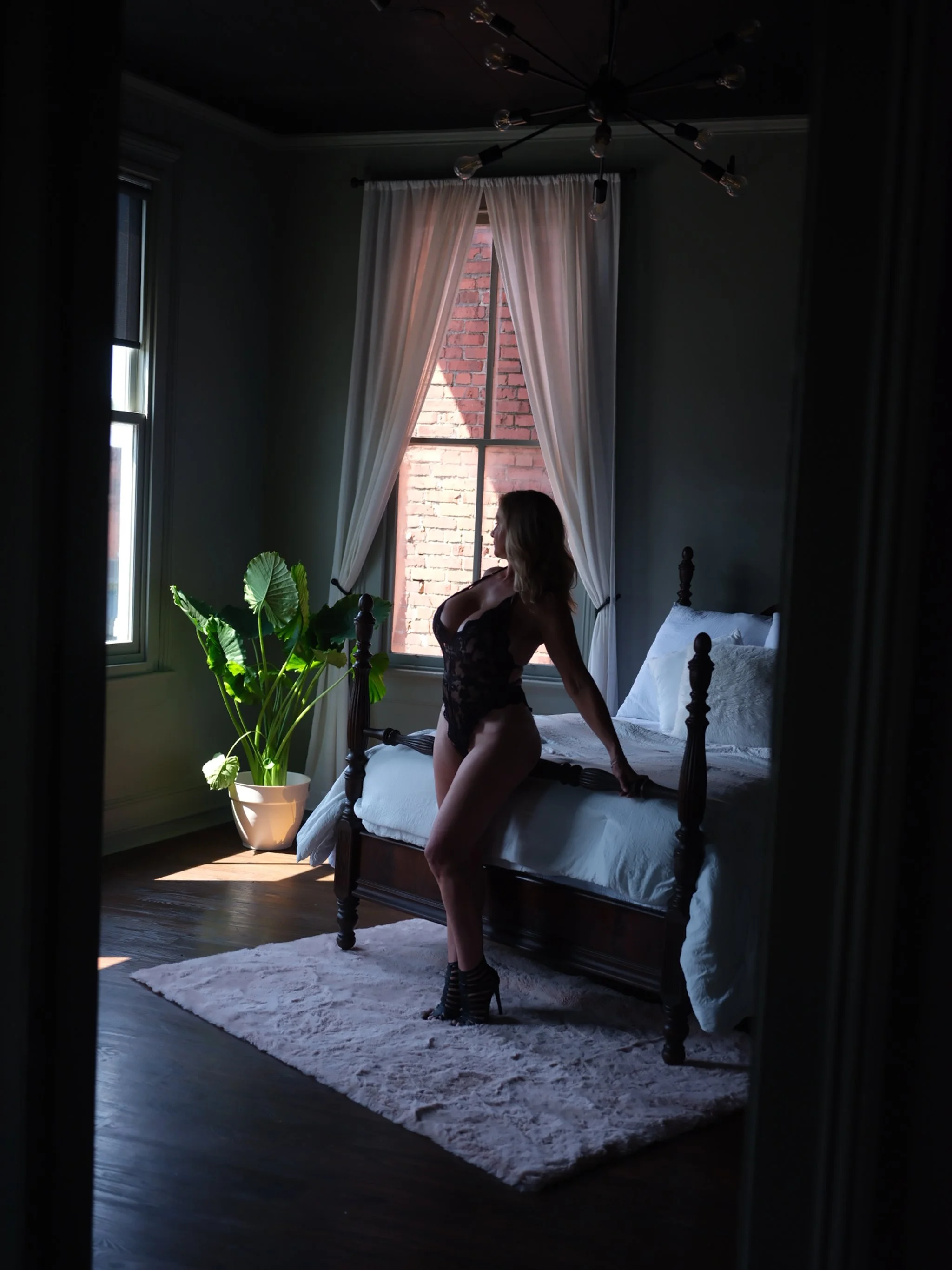 What to Expect the Day of Your Boudoir Session