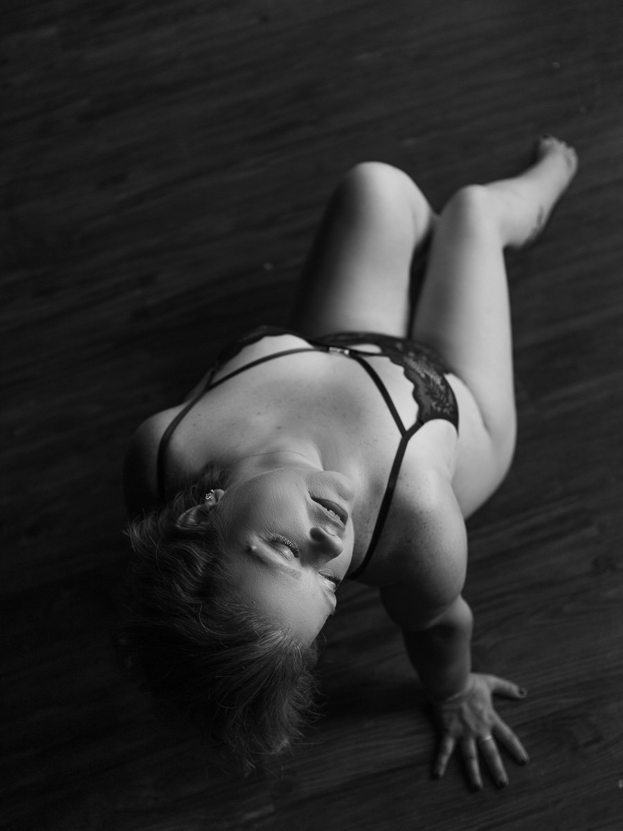 Black and White Boudoir Portrait | Emily Scott Photography, SC