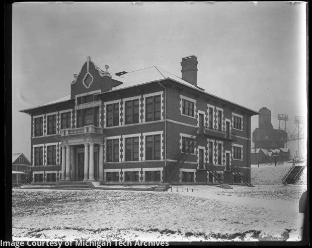 E. L. Wright School (Hancock)