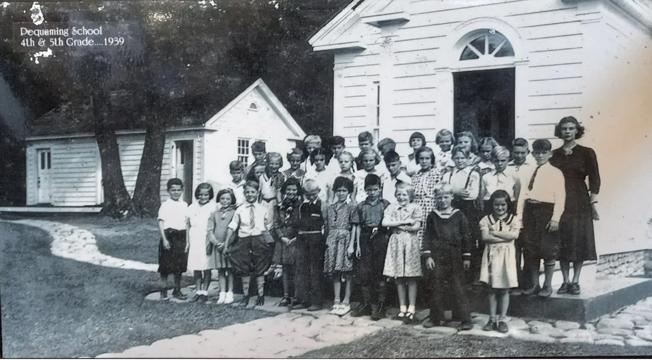 Ford school (Pequaming)