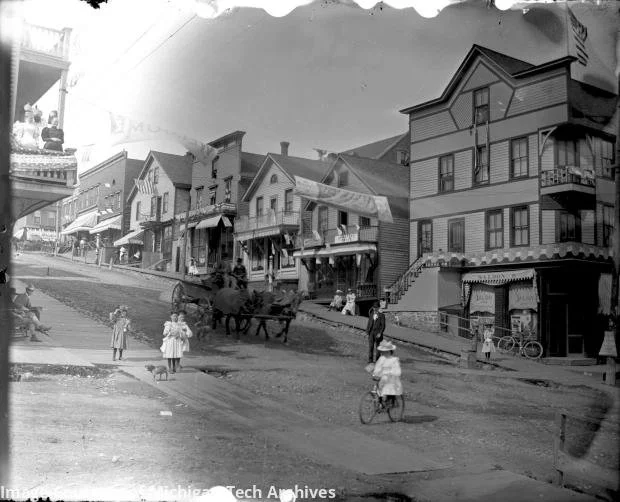 photo of tezcuco street in hancock, michigan