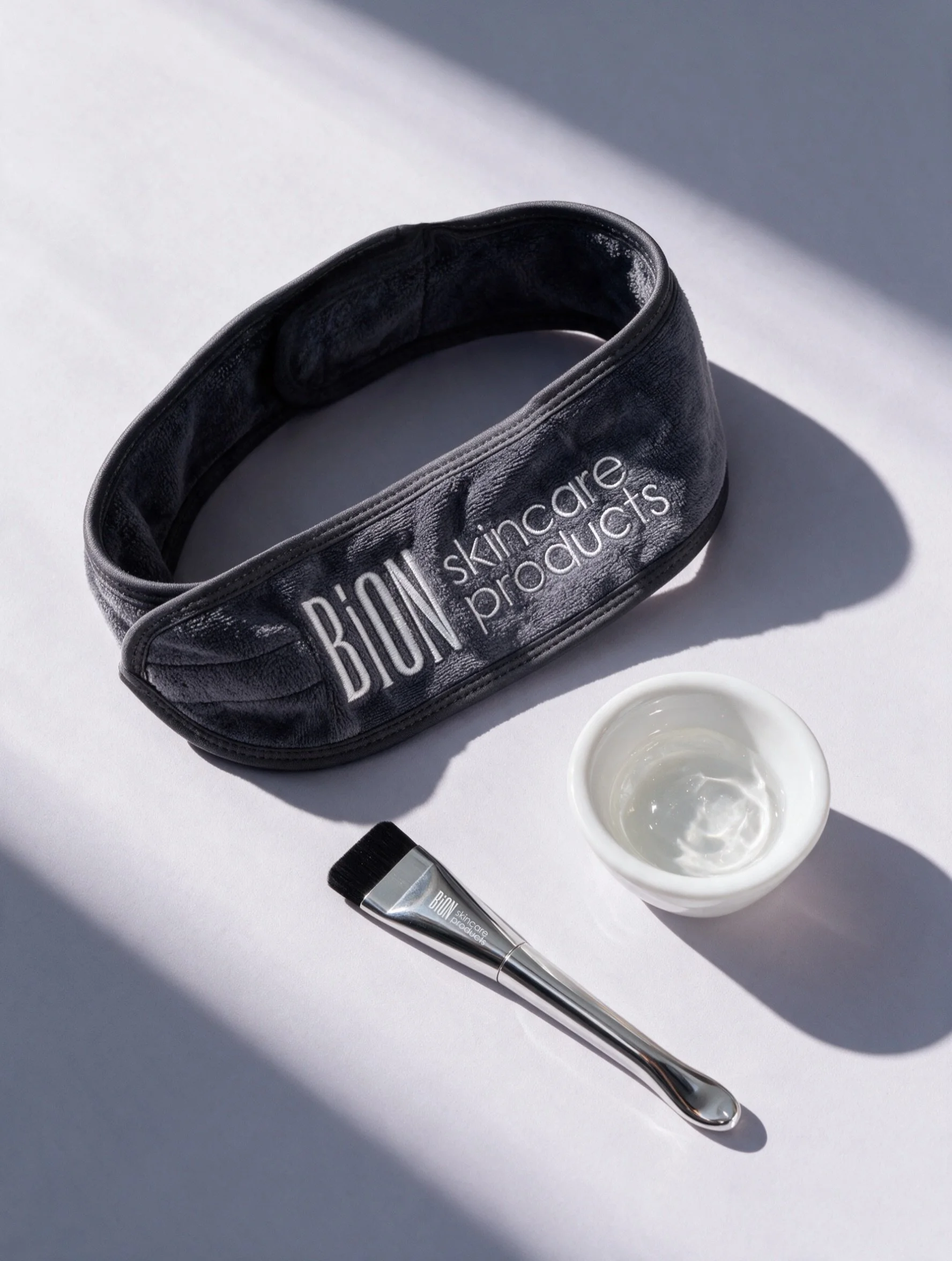 BiON Skincaren uudistettu spaattelip&auml;inen sivellin saapui t&auml;n&auml;&auml;n varastollemme ja on nyt tilattavissa verkkotukusta! 💜

Uudistettu sivellin on entist&auml; sirompi ja kevyempi ja sen ohut, tasainen sivellinp&auml;&auml; mahdollis