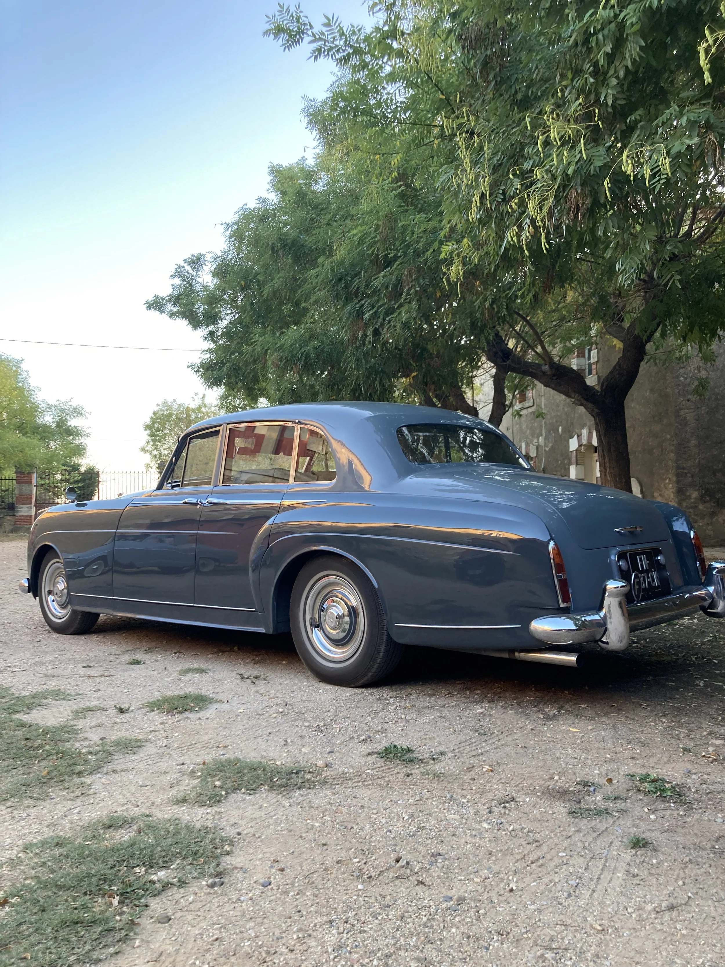 Bentley Mulliner 3_4 arrière.jpeg