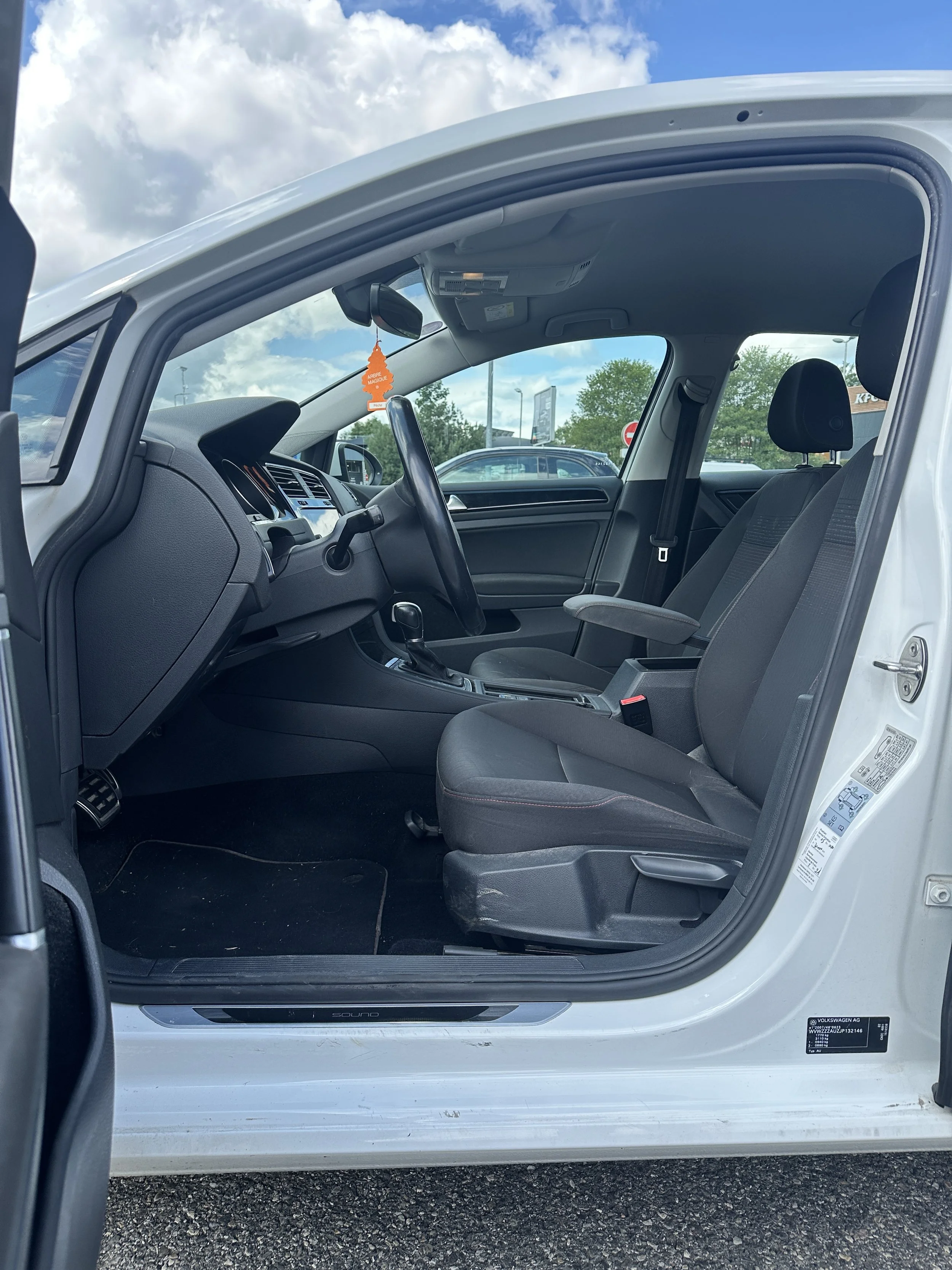 Volkswagen Golf VII 3.JPG