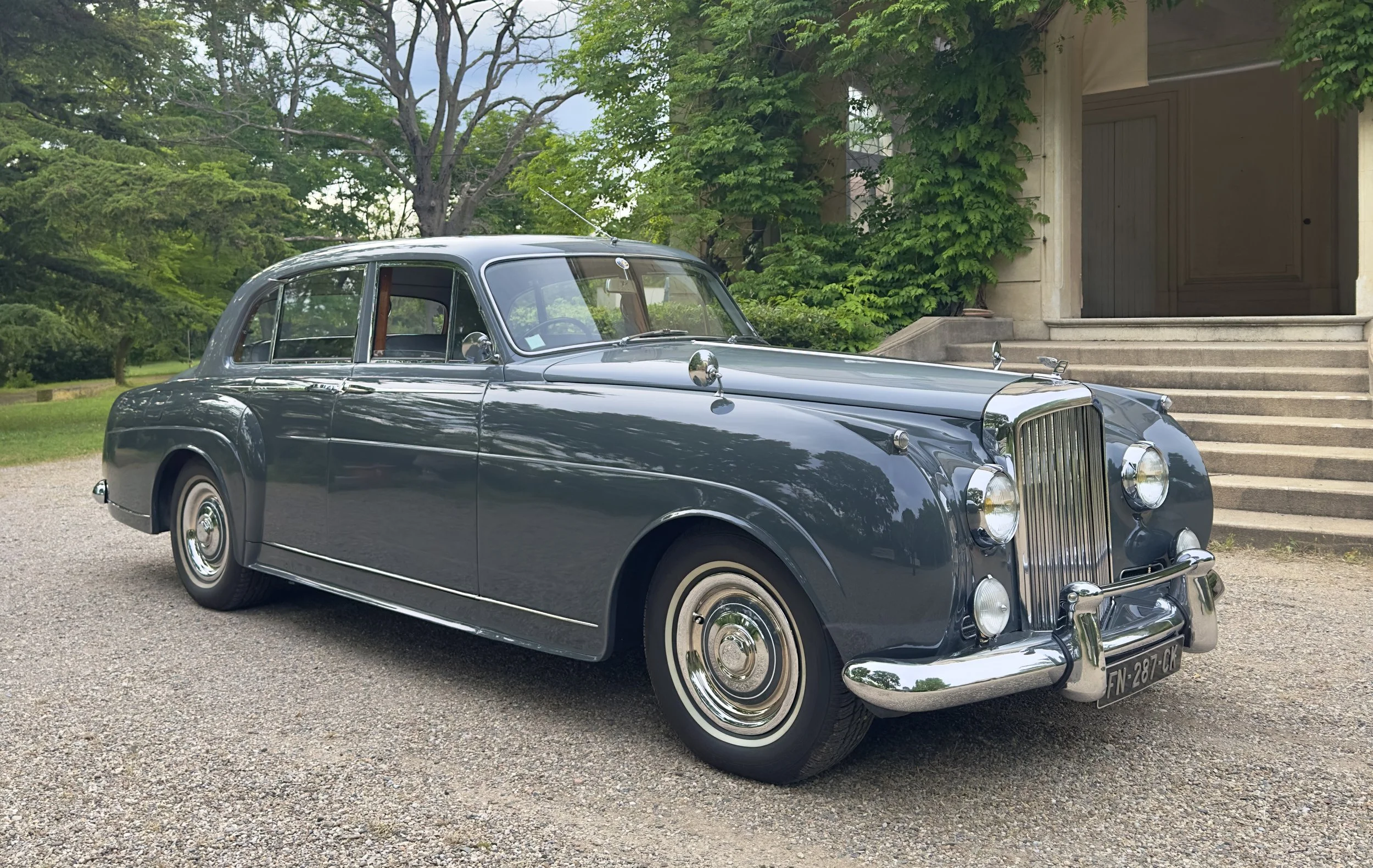 Serious CAR SHOP - Acheter et vendez votre voiture sur Annecy en Haute Savoie VOITURE COLLECTION