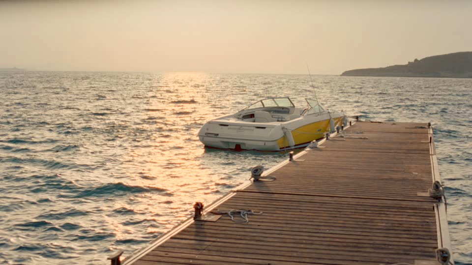 Wind Mobile | Hadi | Anthem 60".png