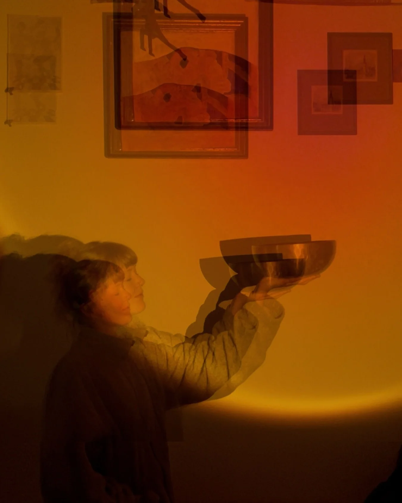 Gong Soundbath Series V✨🌙 

Das n&auml;chste Klangbaden steht bevor! Ihr Lieben,
Es erwartet euch ein Soundbath mit Gong, Klangschalen und fein abgestimmten Kl&auml;ngen, die dein Nervensystem dabei unterst&uuml;tzen k&ouml;nnen, herunterzufahren un