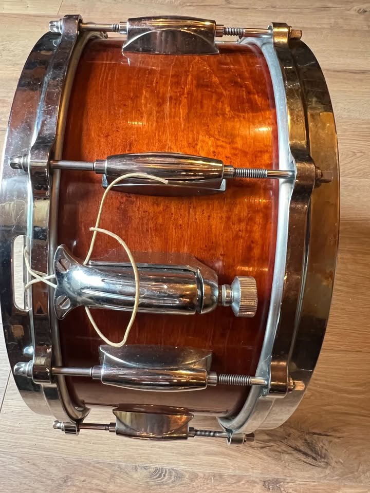 gretsch buttplate.jpeg