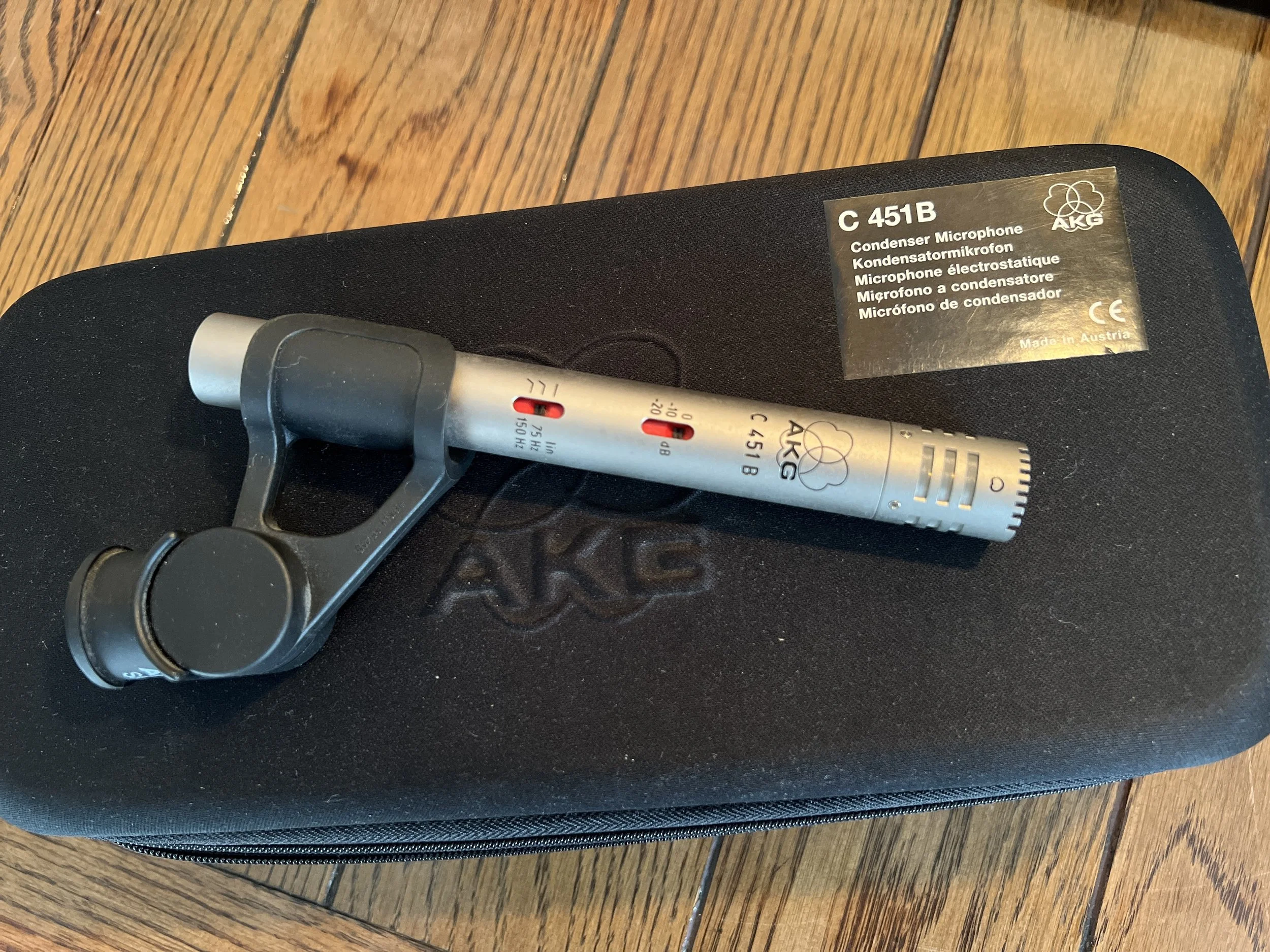 AKG 451 microphone