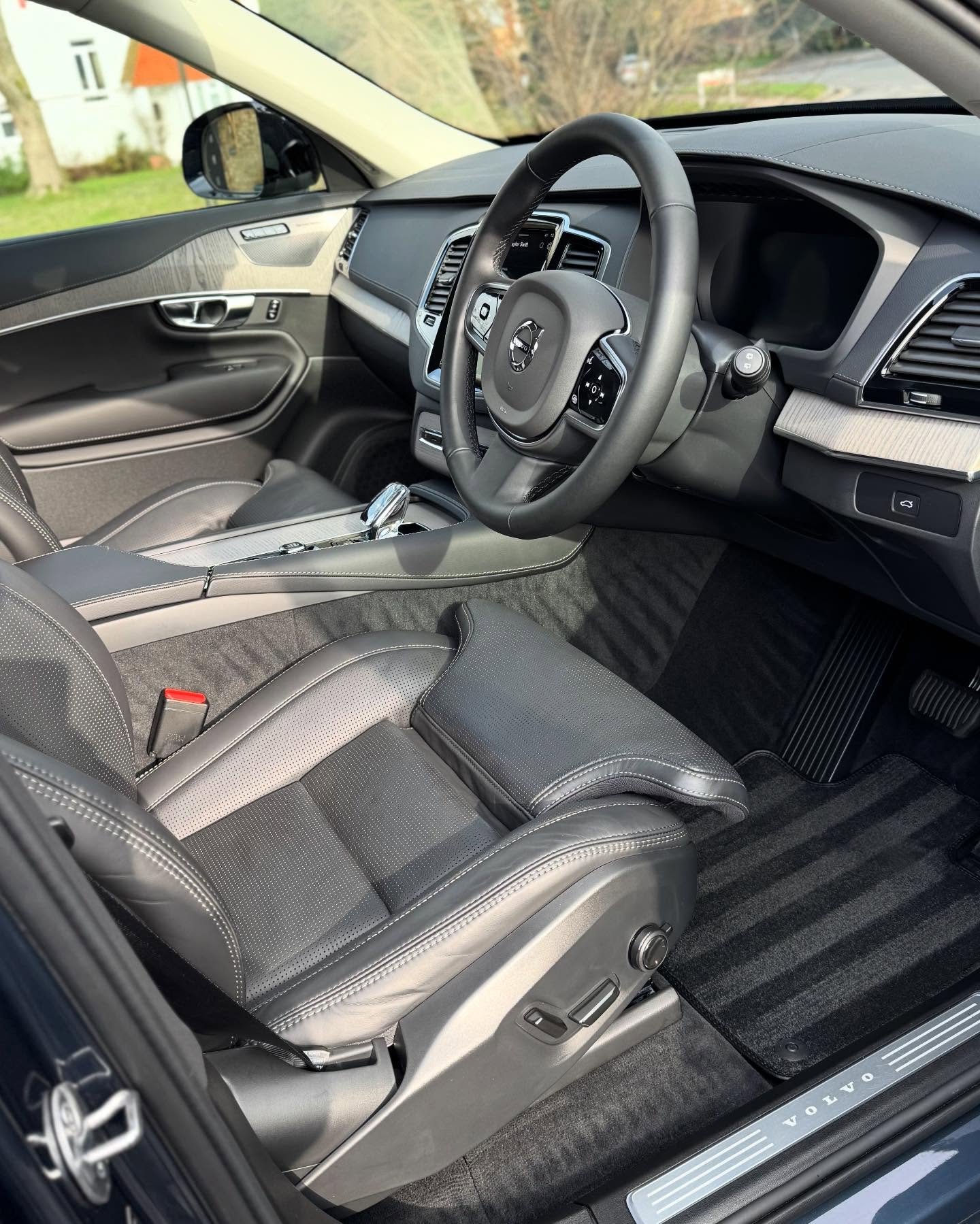 Have a flick through ➡️ This XC90 went over a year without a proper clean&hellip; now back to its best and ready to be maintained the right way 🔥