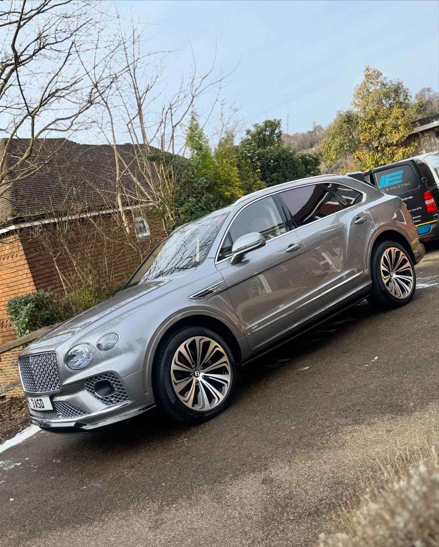 Luxury car - luxury care ✨

Bentley Bentayga, deep cleaned inside &amp; out, back to its best 

As it should be 🔥