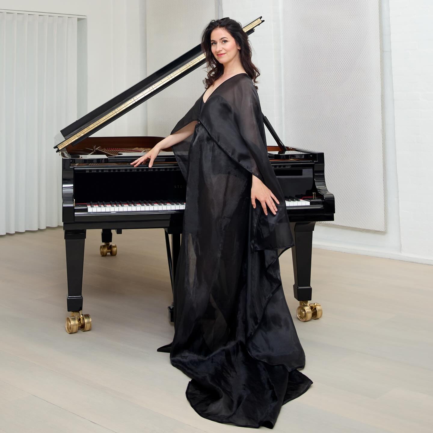 Gl&aelig;der mig meget til to Fordybelseskoncerter p&aring; torsdag p&aring; Glyptoteket ❤️✨De her koncerter f&oslash;les for mig som en helle midt i en urolig tid i verden.

At opleve musikken sammen i stilhed, at m&aelig;rke sig selv og hinanden i 