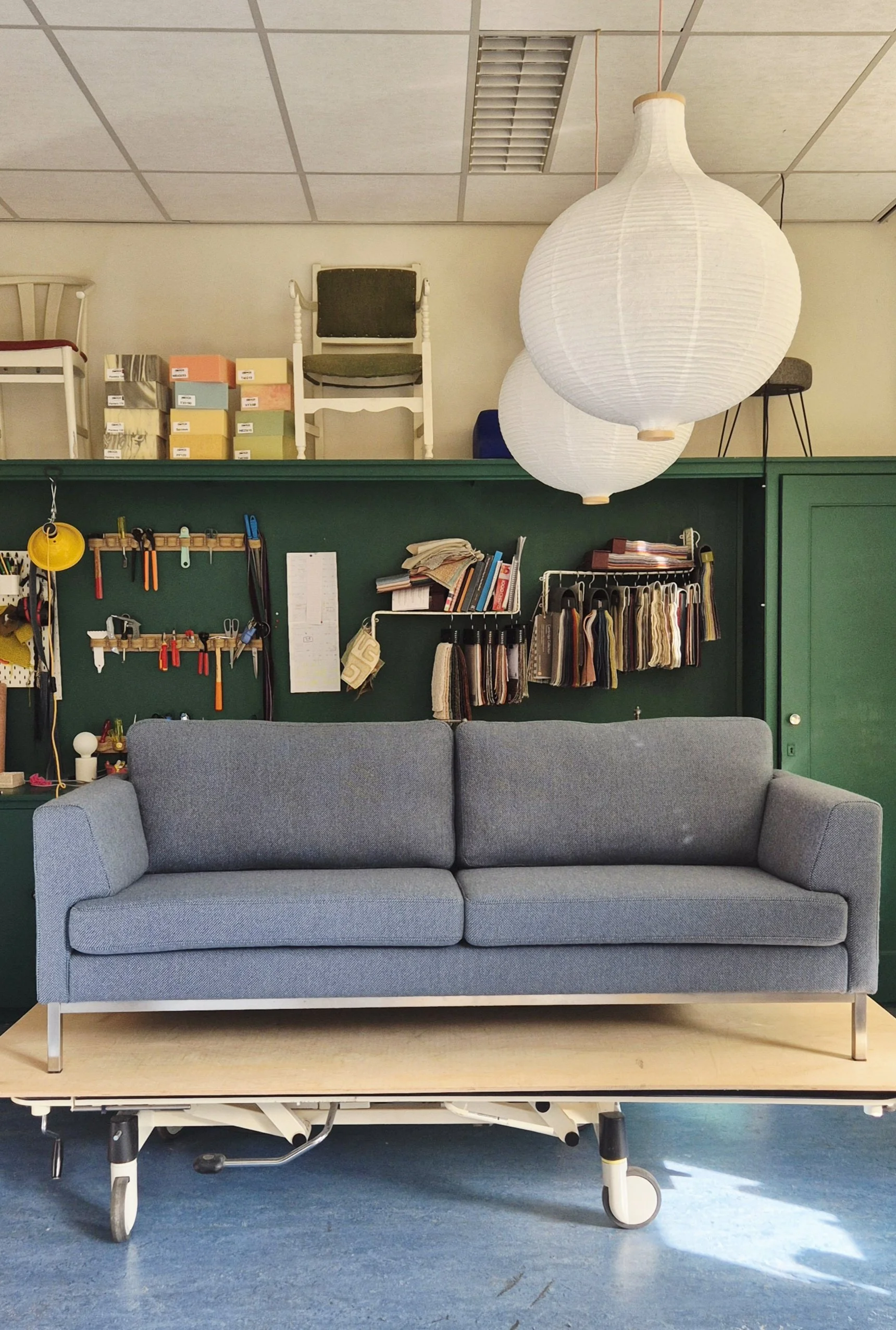 Blauwe tweezits bank