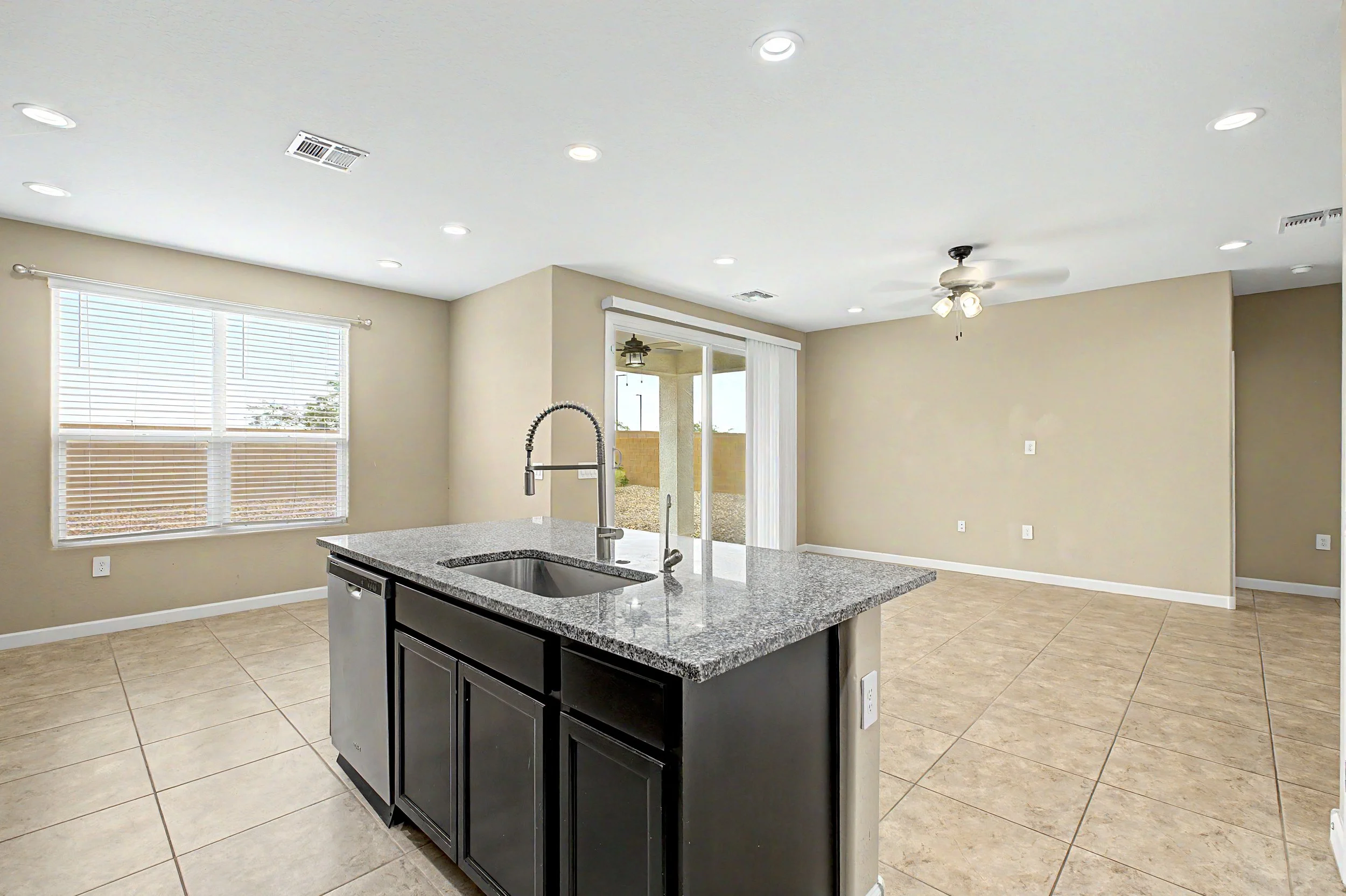 26_Kitchen.jpeg