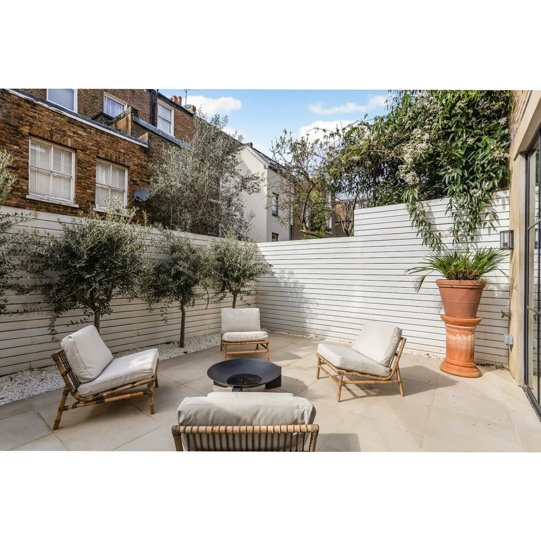 Discovering the elegance of minimalism in this serene modern garden sanctuary 🌿 #SimpleJoys #GardenEscape #RealEstatePhotography #HomeStaging #InteriorDesign #HomeDecor #HouseHunting #DreamHome #Architecture #InteriorInspiration #HomeSweetHome #Phot