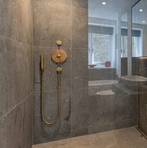 Brandy Crag Honed Shower Wall 007A.jpeg