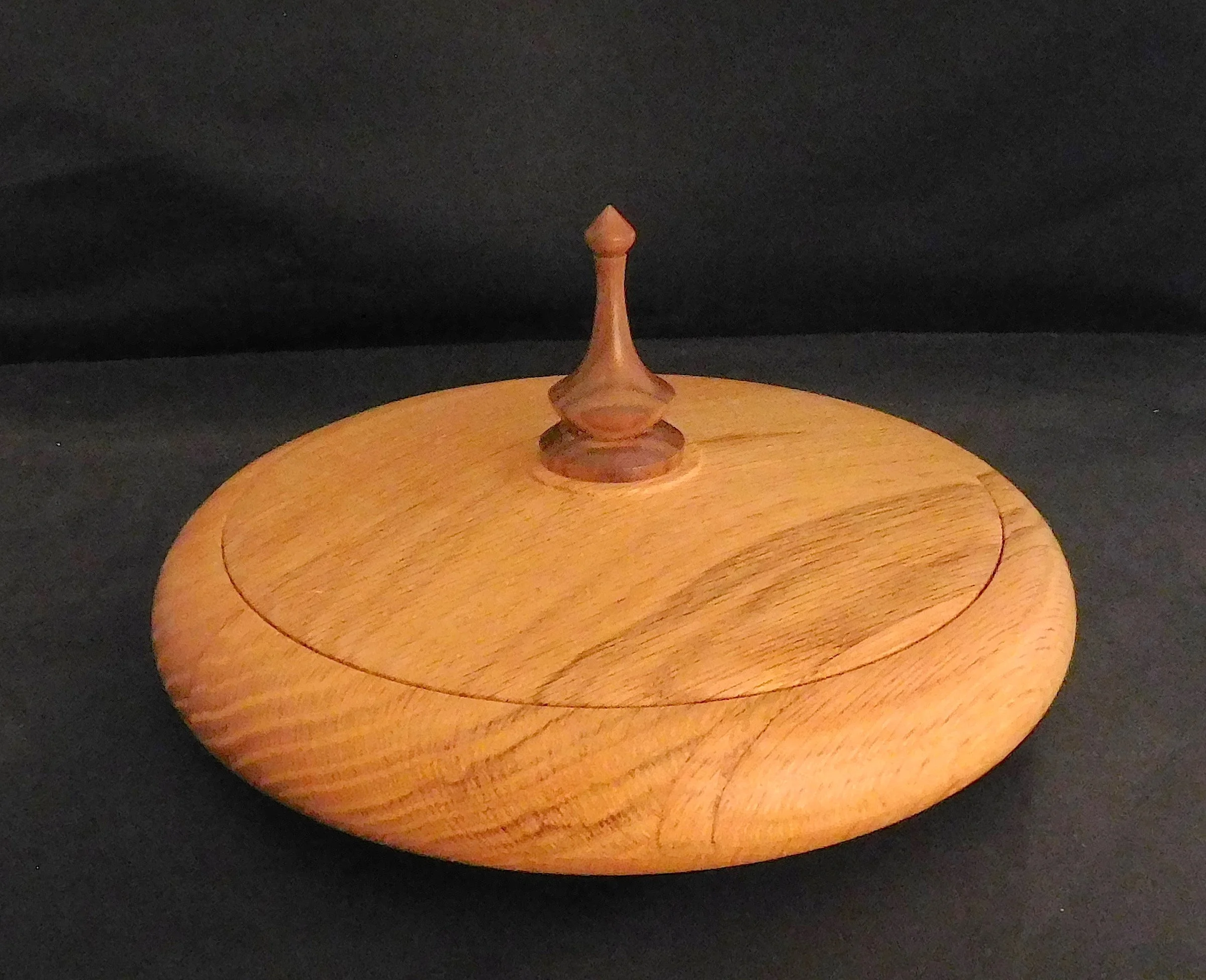 flat oak bowl w lid 1.JPG