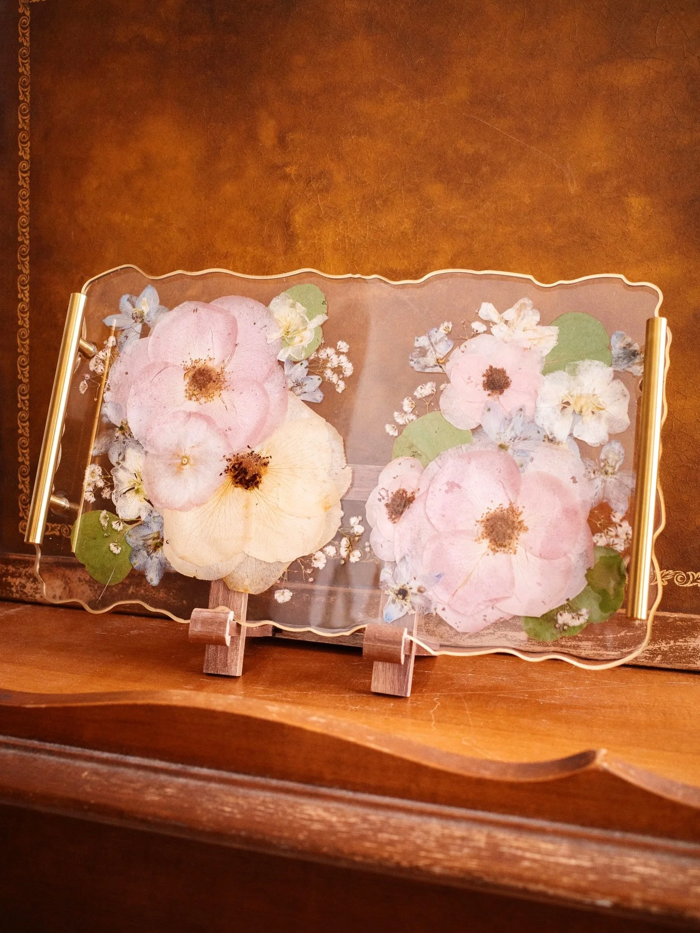 𝐹𝓇𝑜𝓂 𝒻𝓇𝑒𝓈𝒽 𝓉𝑜 𝒻𝑜𝓇𝑒𝓋𝑒𝓇 🌸

Capturing the essence of someone&rsquo;s special day flowers is my specialty. I love to create something meaningful that is inspired by your most special memories, especially like the day from your most imp