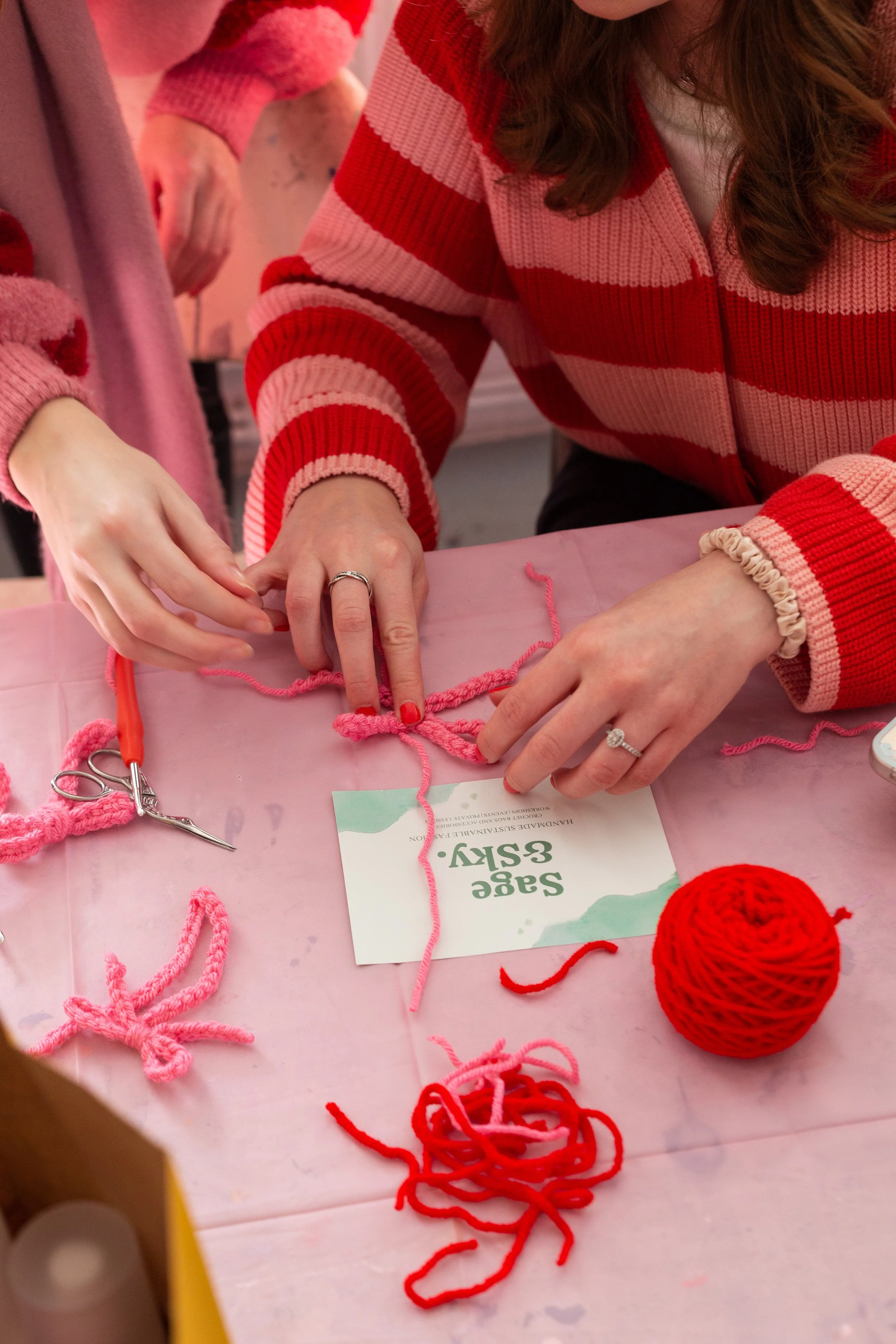 Join our cosy crochet, knitting and craft social in Brighton! Bring your own project, meet fellow crafters and enjoy 75 minutes with rescue cats and free tea.