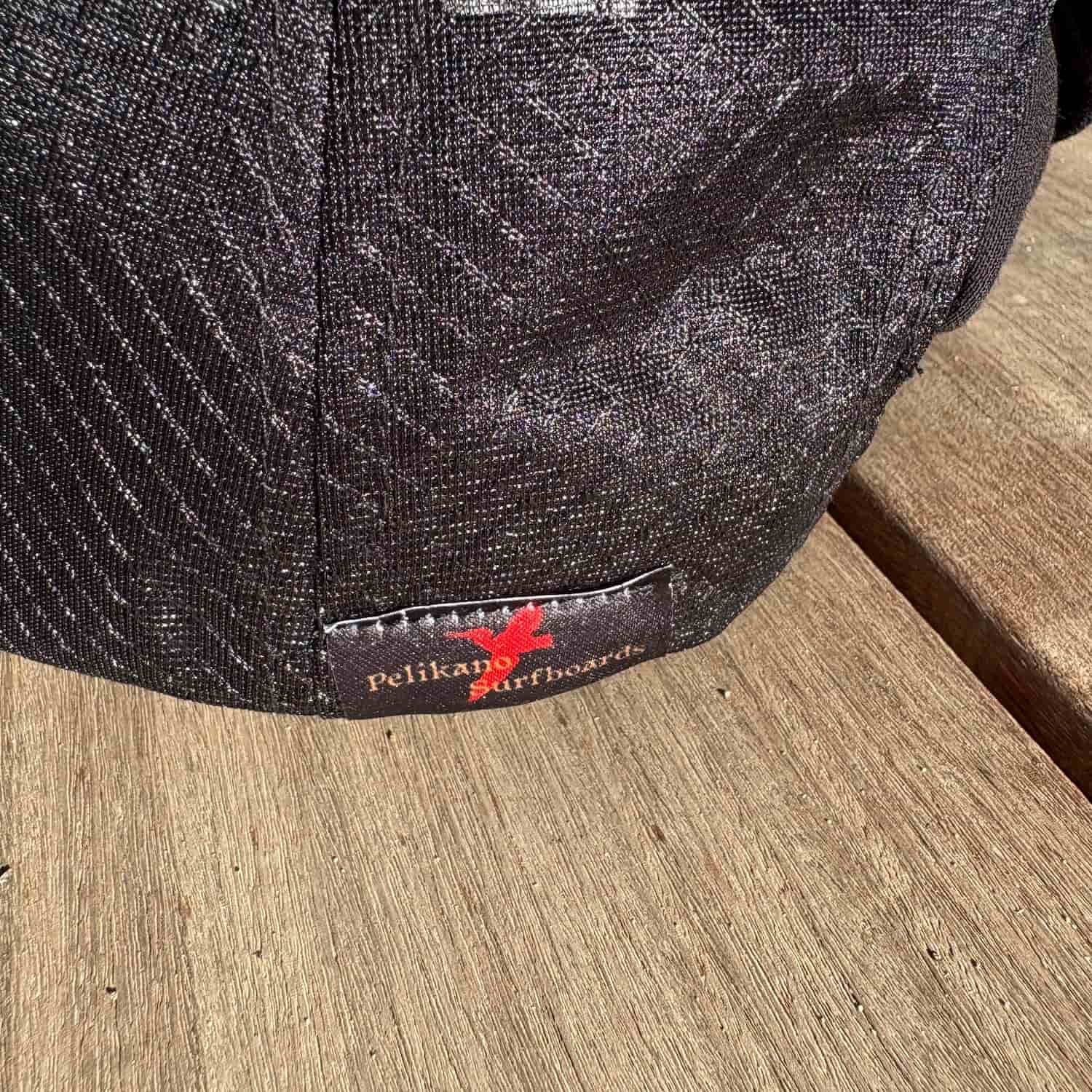 casquettes_noire_pelikano_1.jpg