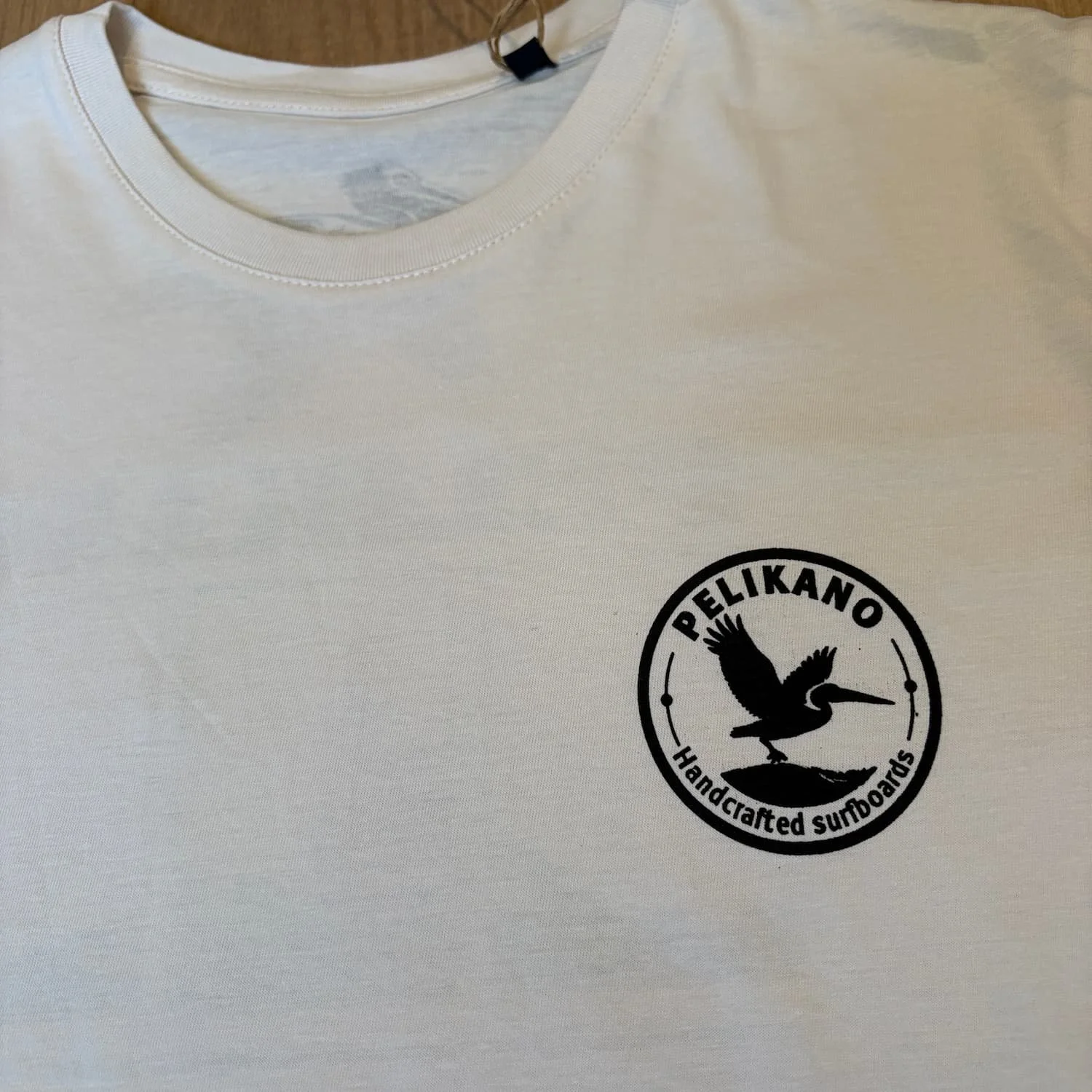 T-shirt collection bonne mere Pelikano_Blanc_casse_2.jpg